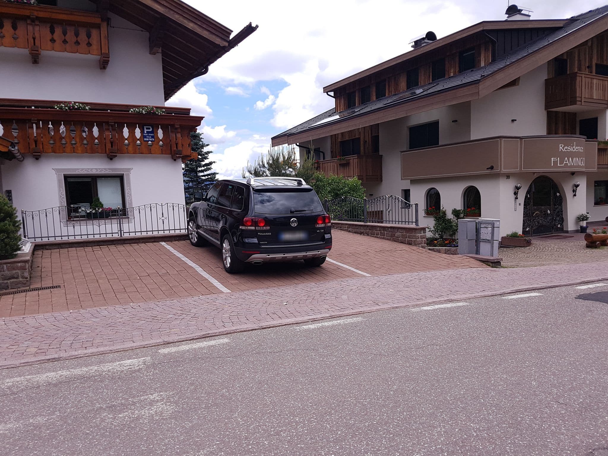 Street view near Astor Suites B&B, Selva — © dsmm (CC BY-SA · Mapillary)