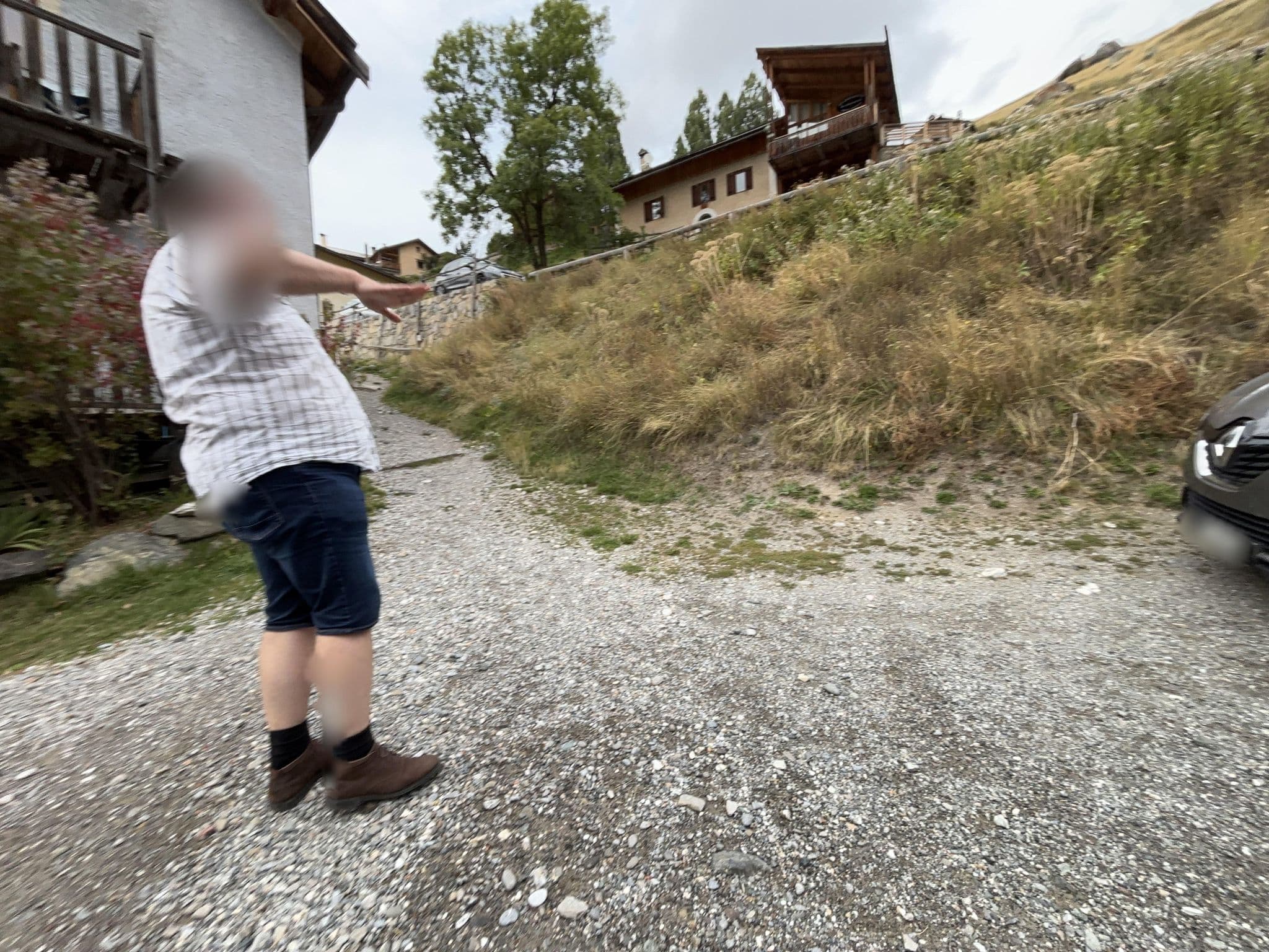 Street view near Les Gabelous, Torre Pellice — © Plover_95 (CC BY-SA · Mapillary)