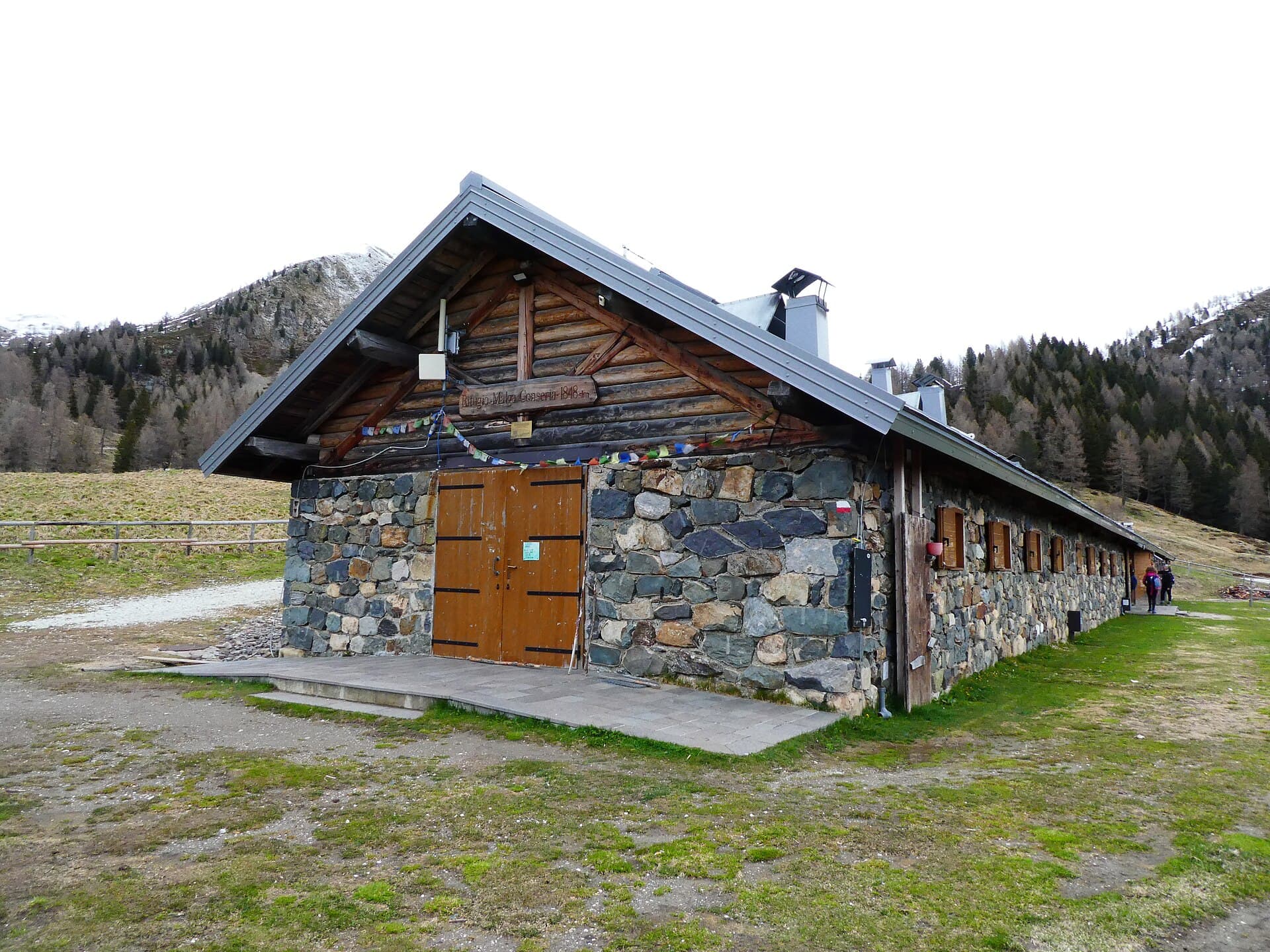Rifugio Malga Consèria (via Wikimedia Commons, CC BY-SA 4.0)