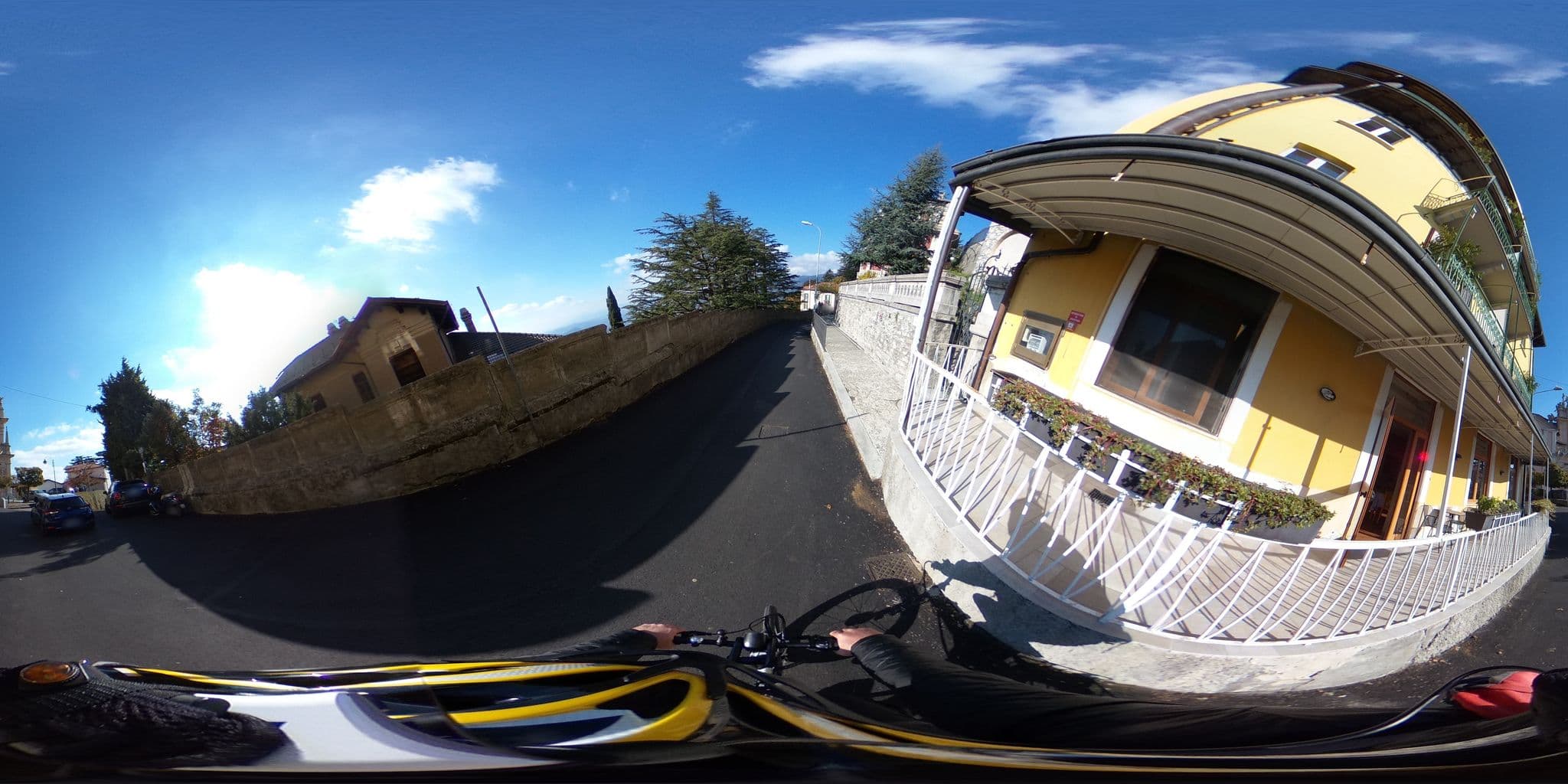Street view near Albergo Vista Lago, Brunate — © kaitu (CC BY-SA · Mapillary)