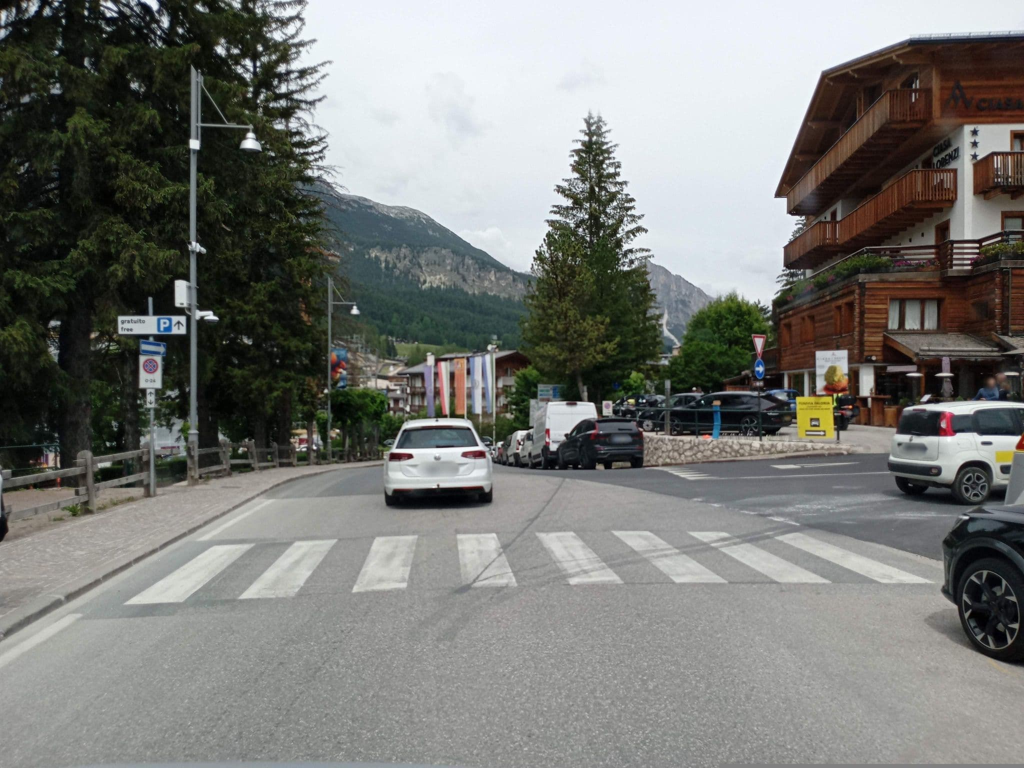 Street view near Ciasa Lorenzi, Cortina d'Ampezzo