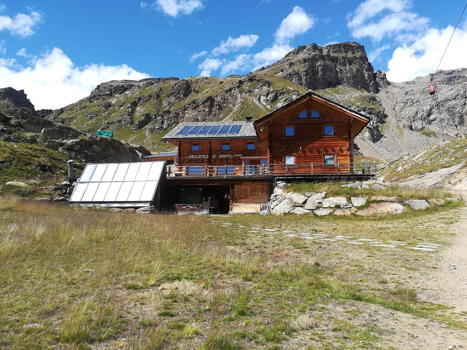 Orestes Hütte (via Wikimedia Commons, CC BY-SA 4.0)