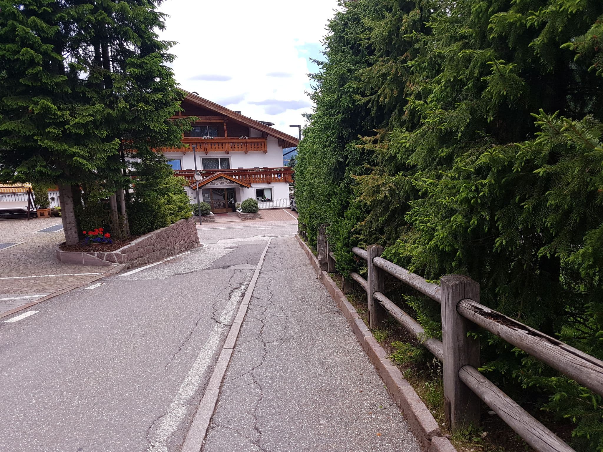 Street view near Hotel Concordia, Selva