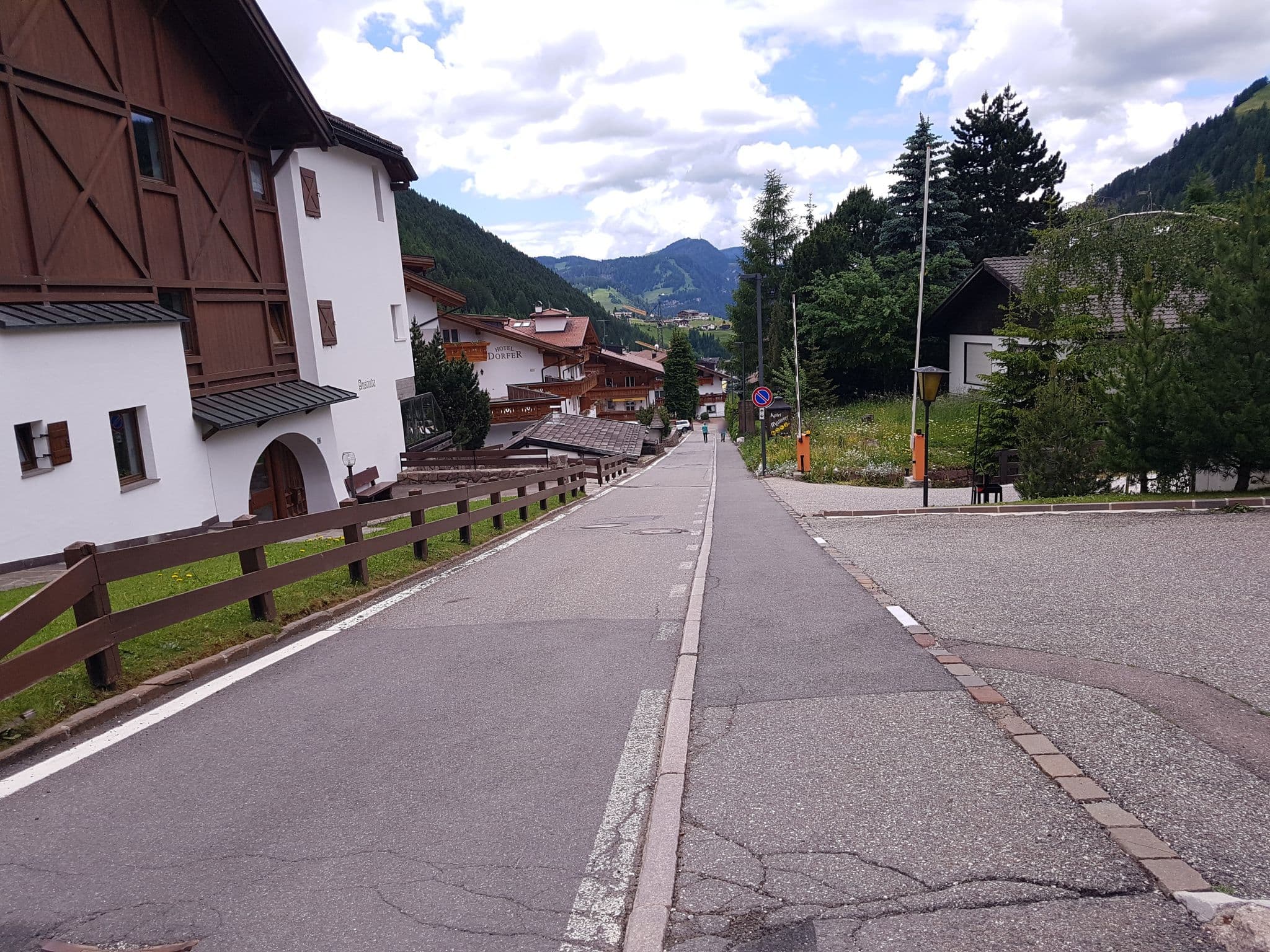Street view near Garni Mezdi, Selva — © dsmm (CC BY-SA · Mapillary)