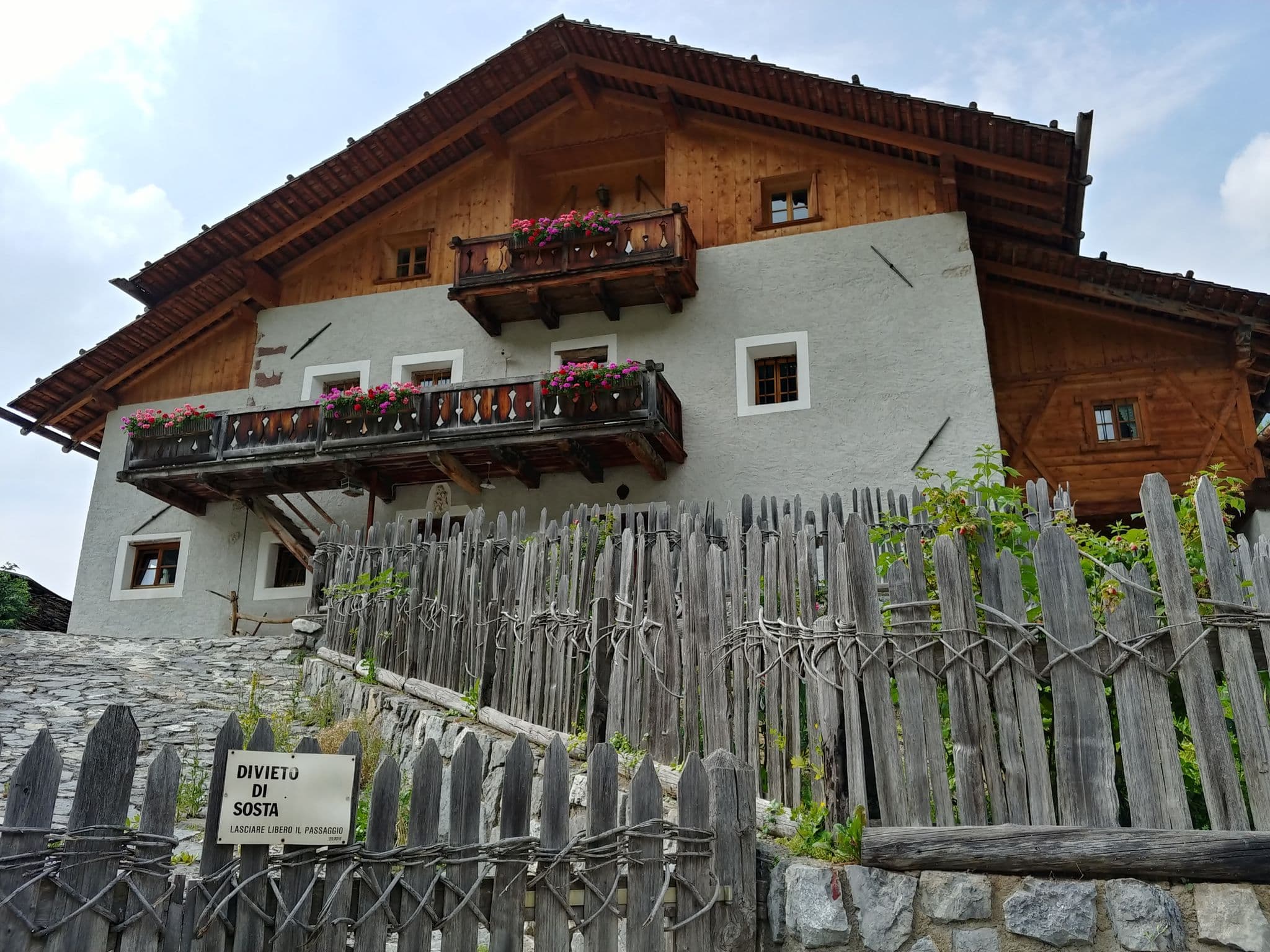 Street view near Edera, Santa Cristina Valgardena — © highlander (CC BY-SA · Mapillary)