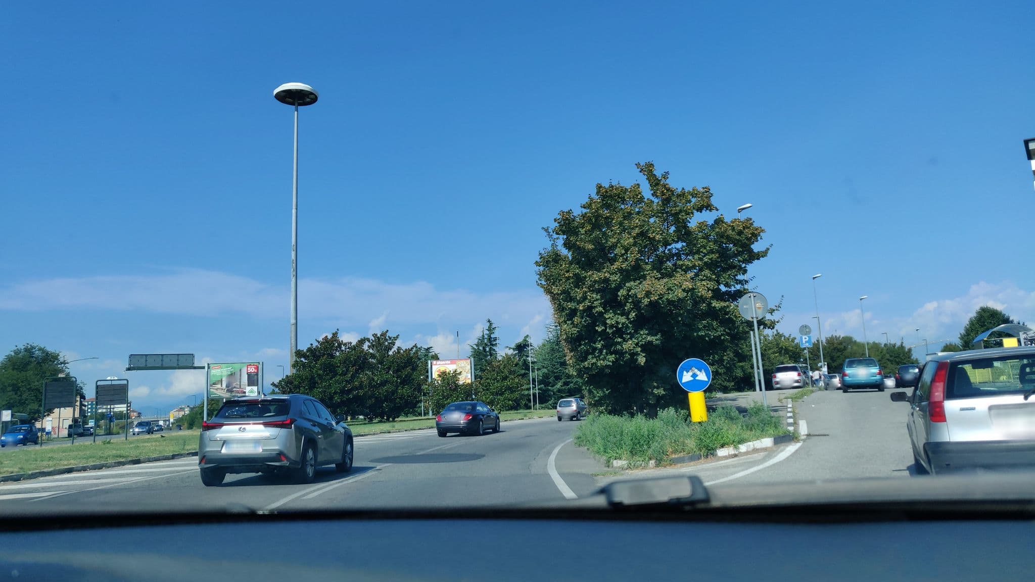Street view near B&B Hotel Torino, Mirafiori Sud — © namuit (CC BY-SA · Mapillary)
