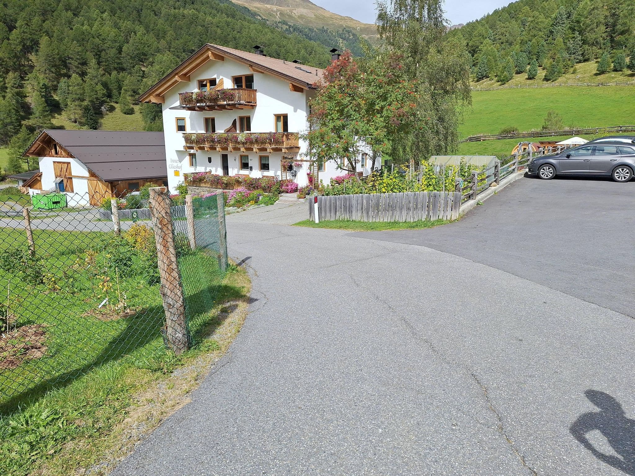 Street view near Almhotel Glieshof, Sluderno — © UselMappy765 (CC BY-SA · Mapillary)