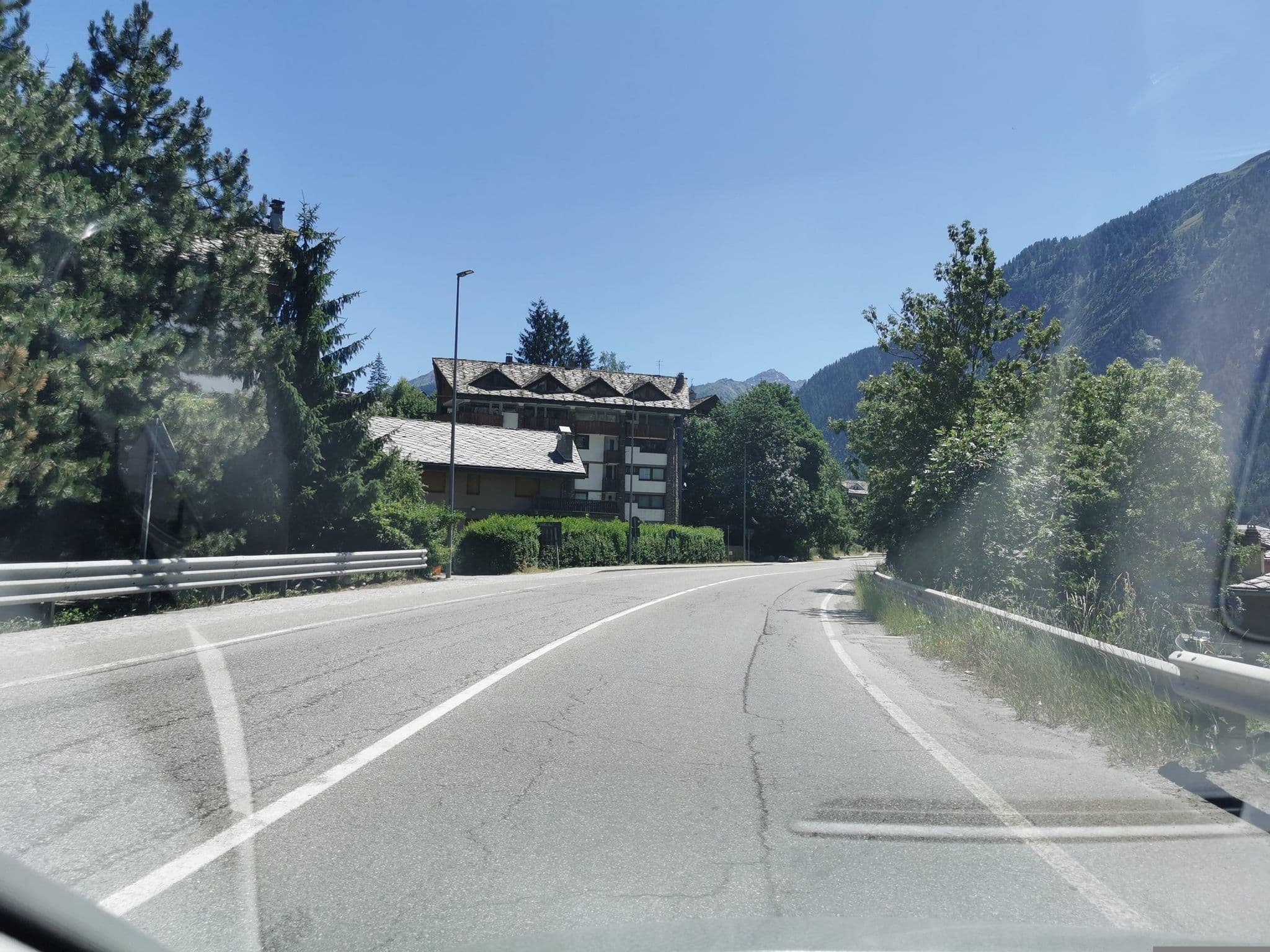 Street view near Hotel Walser, Courmayeur — © canfe (CC BY-SA · Mapillary)