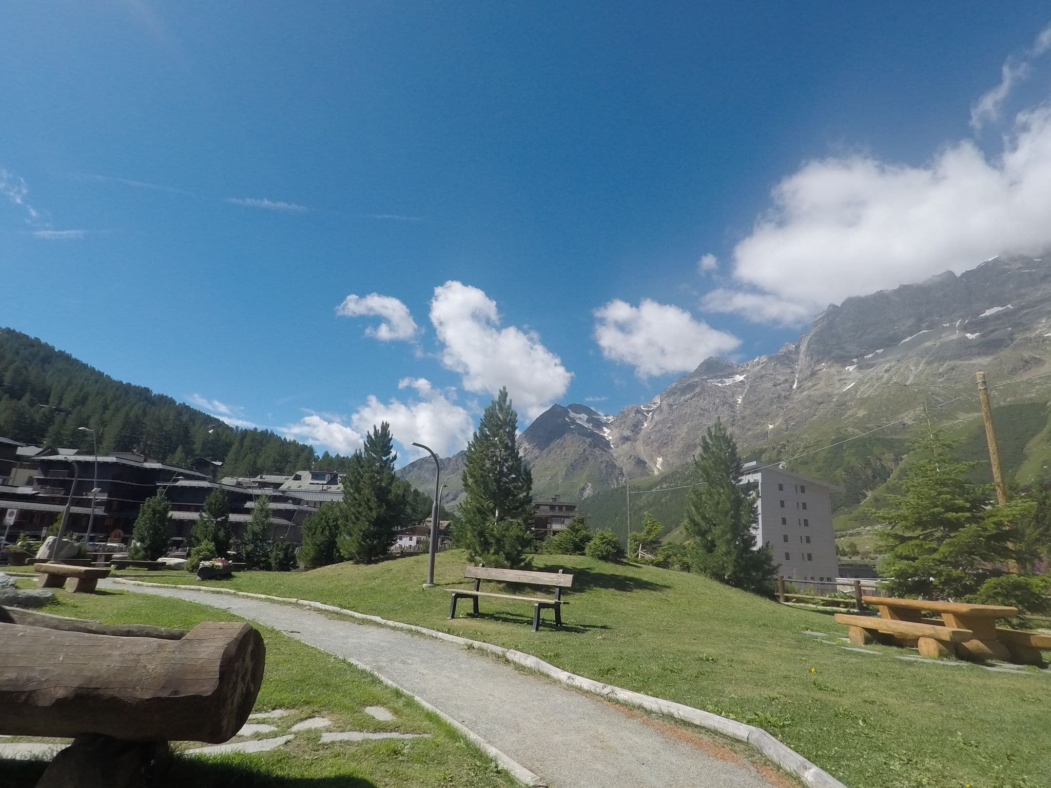 Street view near Hotel Bar Ristorante Sporting, Valtournenche — © bcostacurta (CC BY-SA · Mapillary)