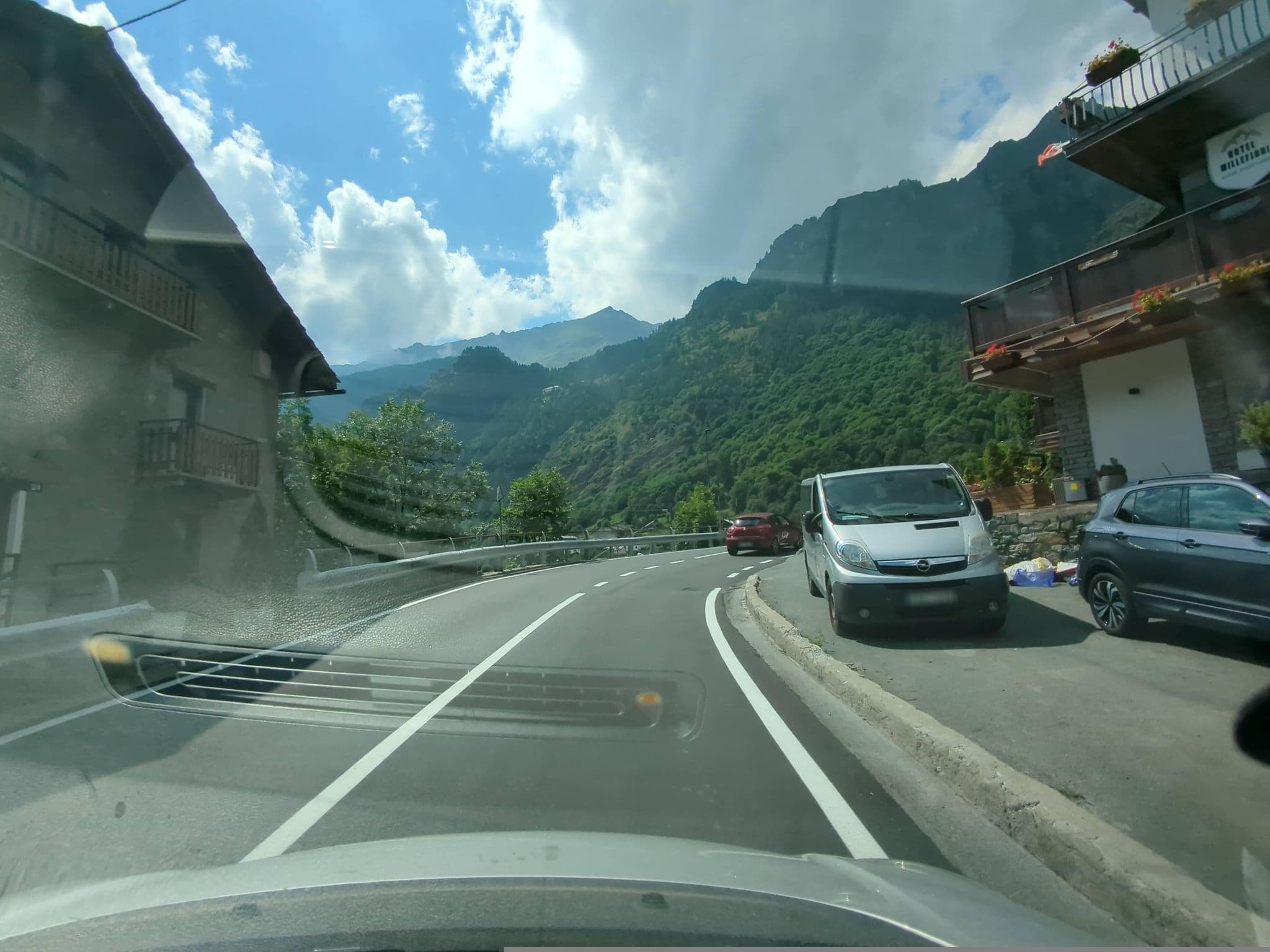 Street view near Montaz Alpine Home, Valtournenche — © musuruan (CC BY-SA · Mapillary)