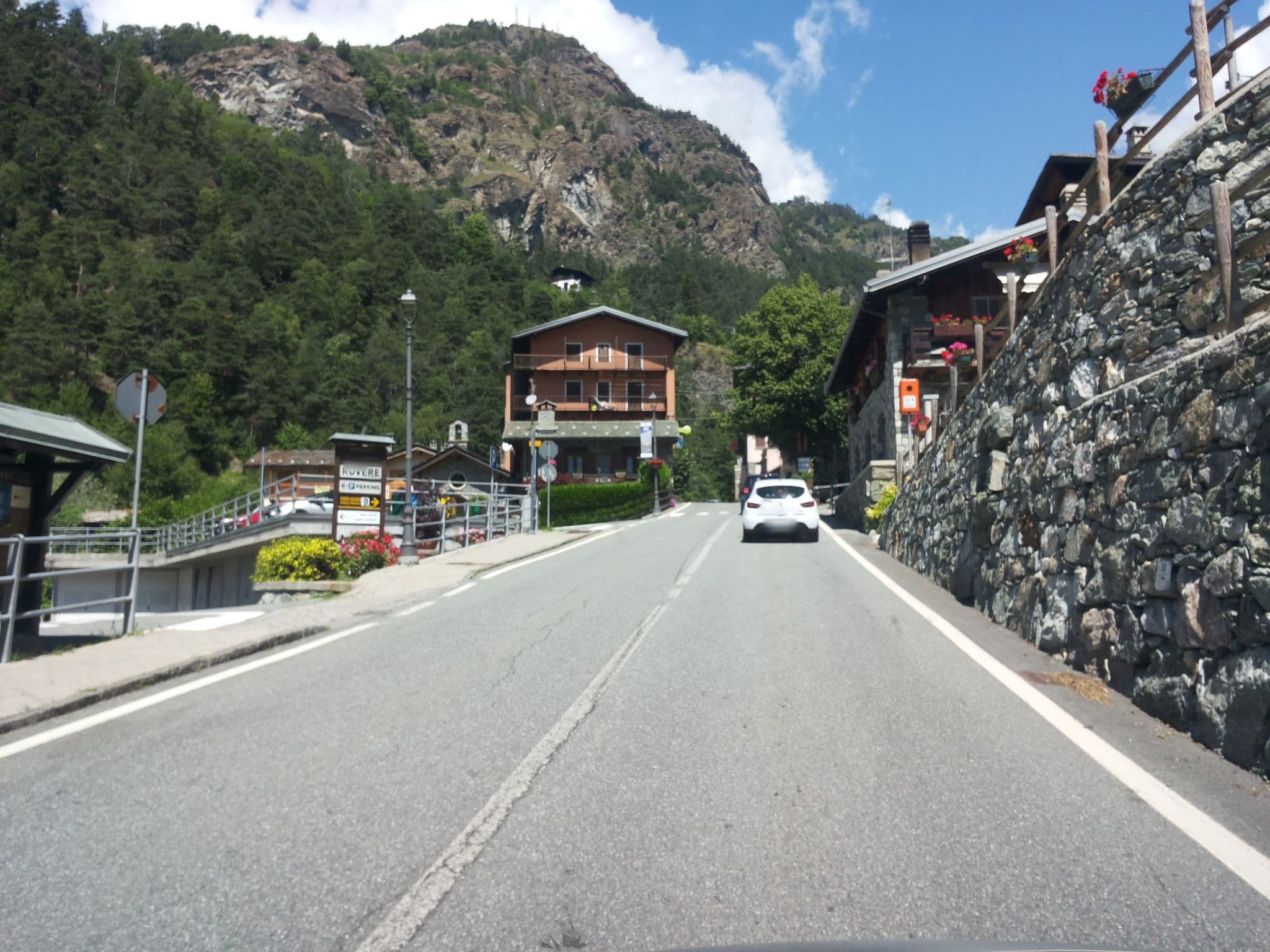 Street view near Maison du Tatà, Chatillon — © musuruan (CC BY-SA · Mapillary)