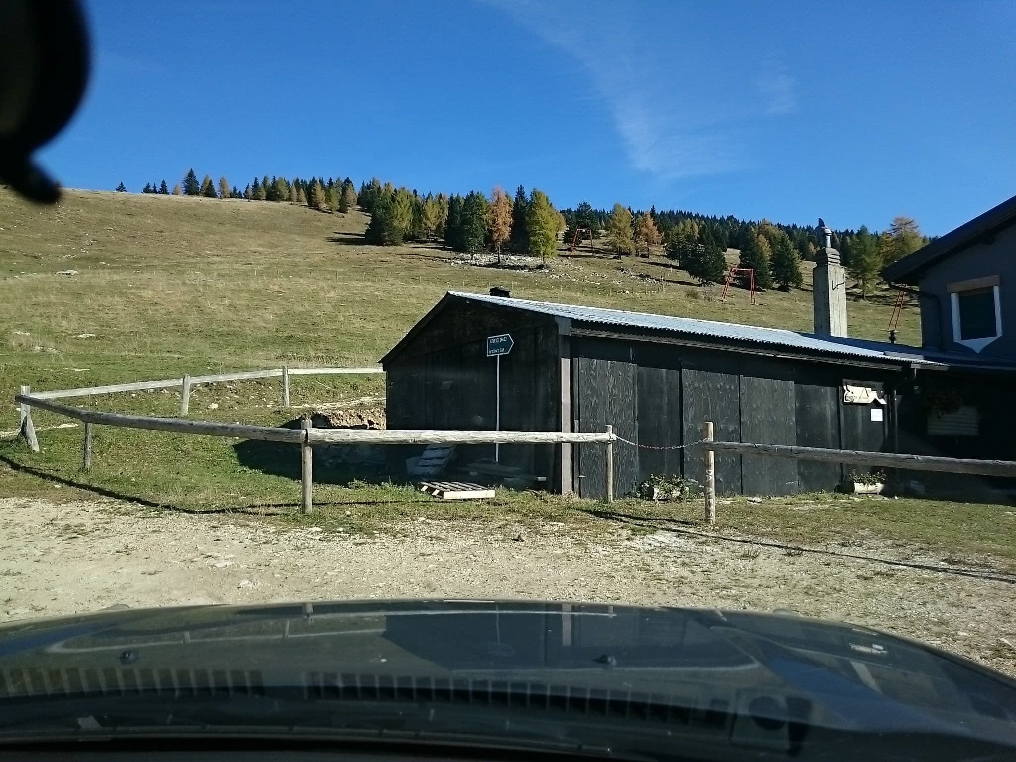 Street view near Rifugio Larici da Alessio, Roncegno — © voschix (CC BY-SA · Mapillary)