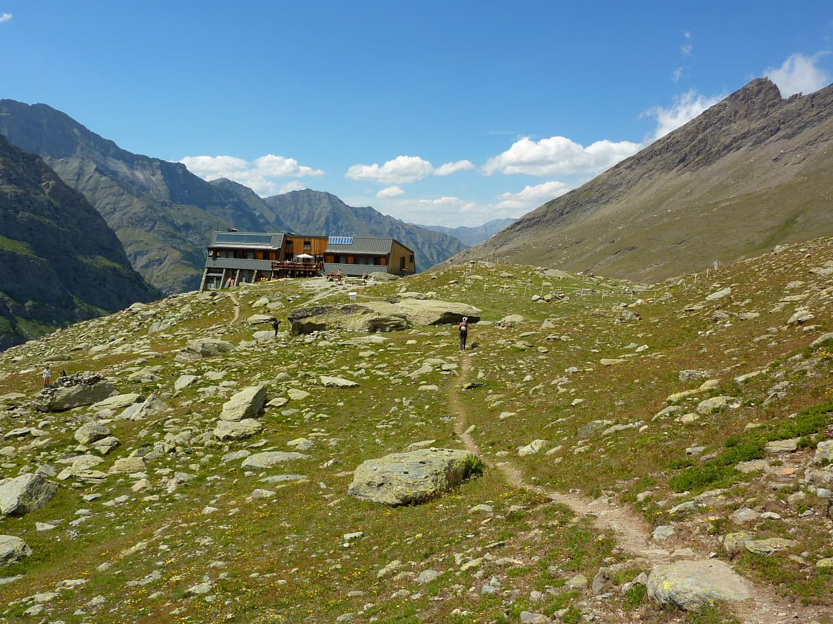 Refuge du Viso (via Wikimedia Commons, CC BY-SA 1.0)