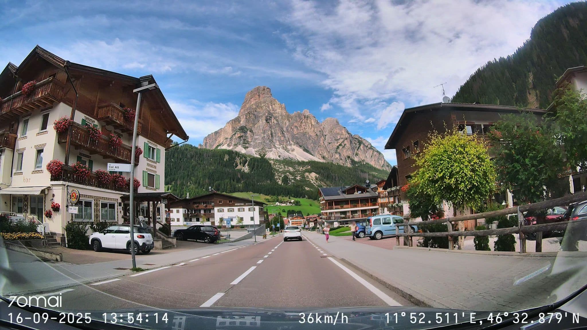Street view near Pensione Veneranda, Selva