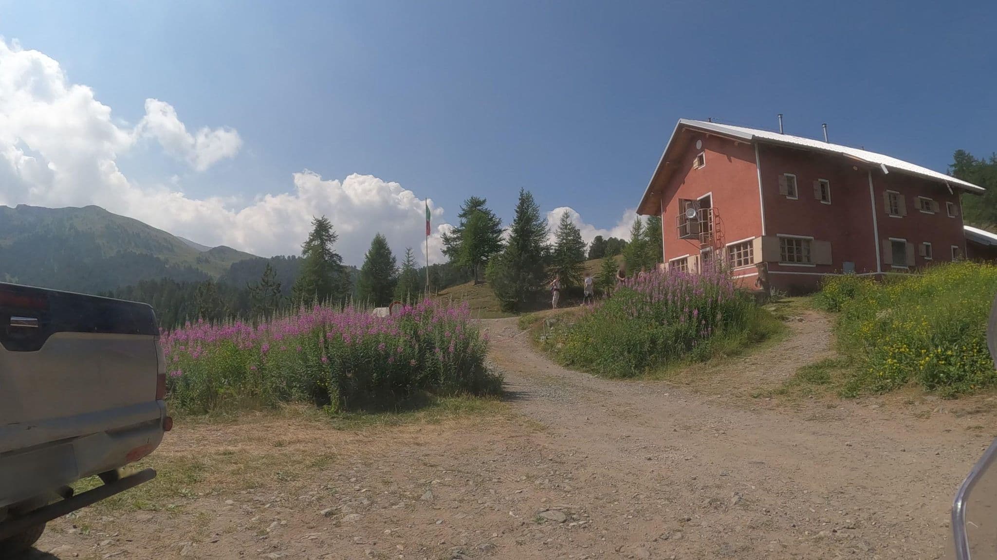 Street view near Capanna Mautino, Sauze d'Oulx — © crami (CC BY-SA · Mapillary)