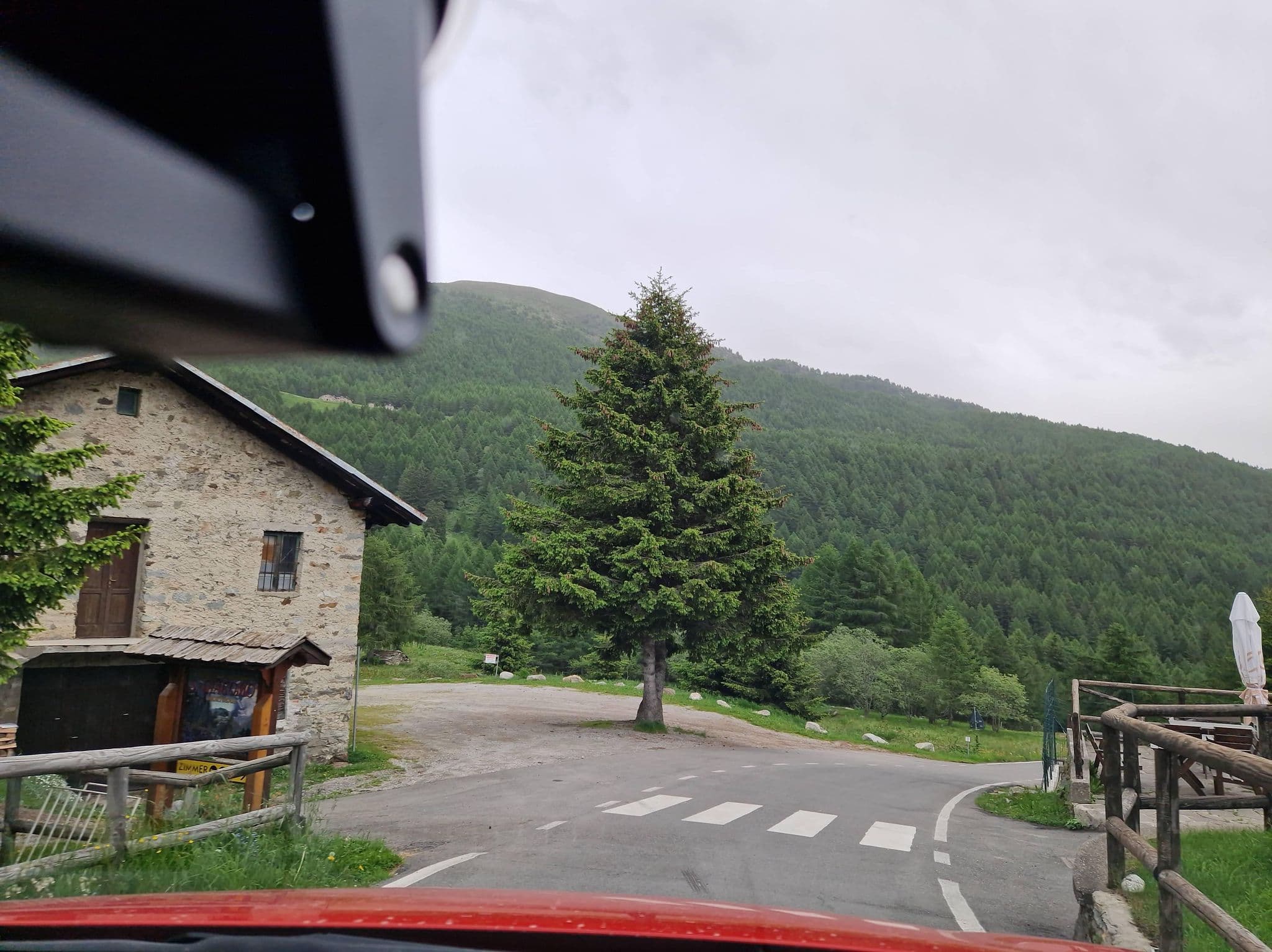 Street view near Albergo San Giacomo, Grosotto — © mcliquid (CC BY-SA · Mapillary)