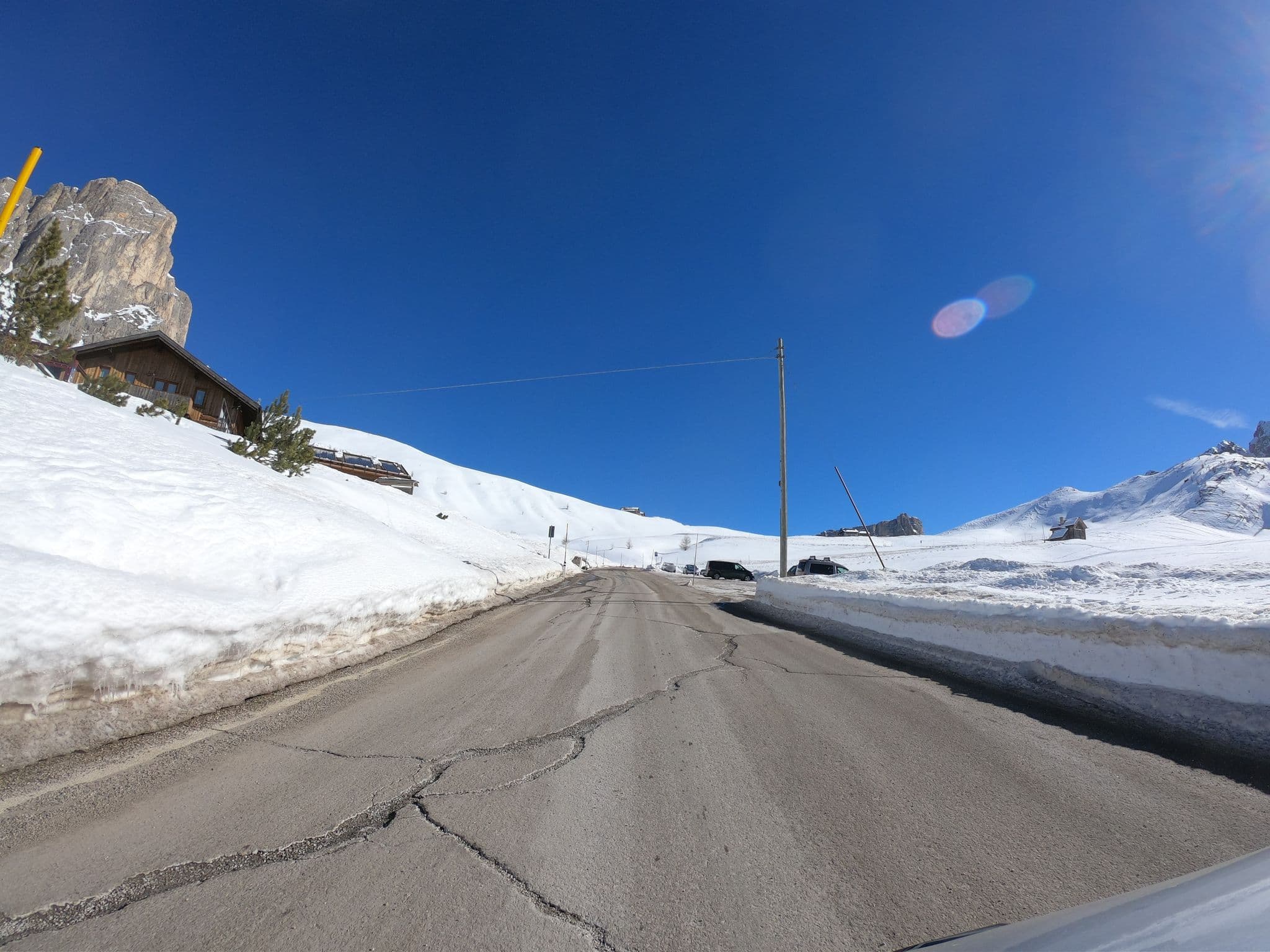 Street view near Rifugio Piezza - Da Aurelio, Livinallongo del Col di Lana — © chrisbeddow (CC BY-SA · Mapillary)