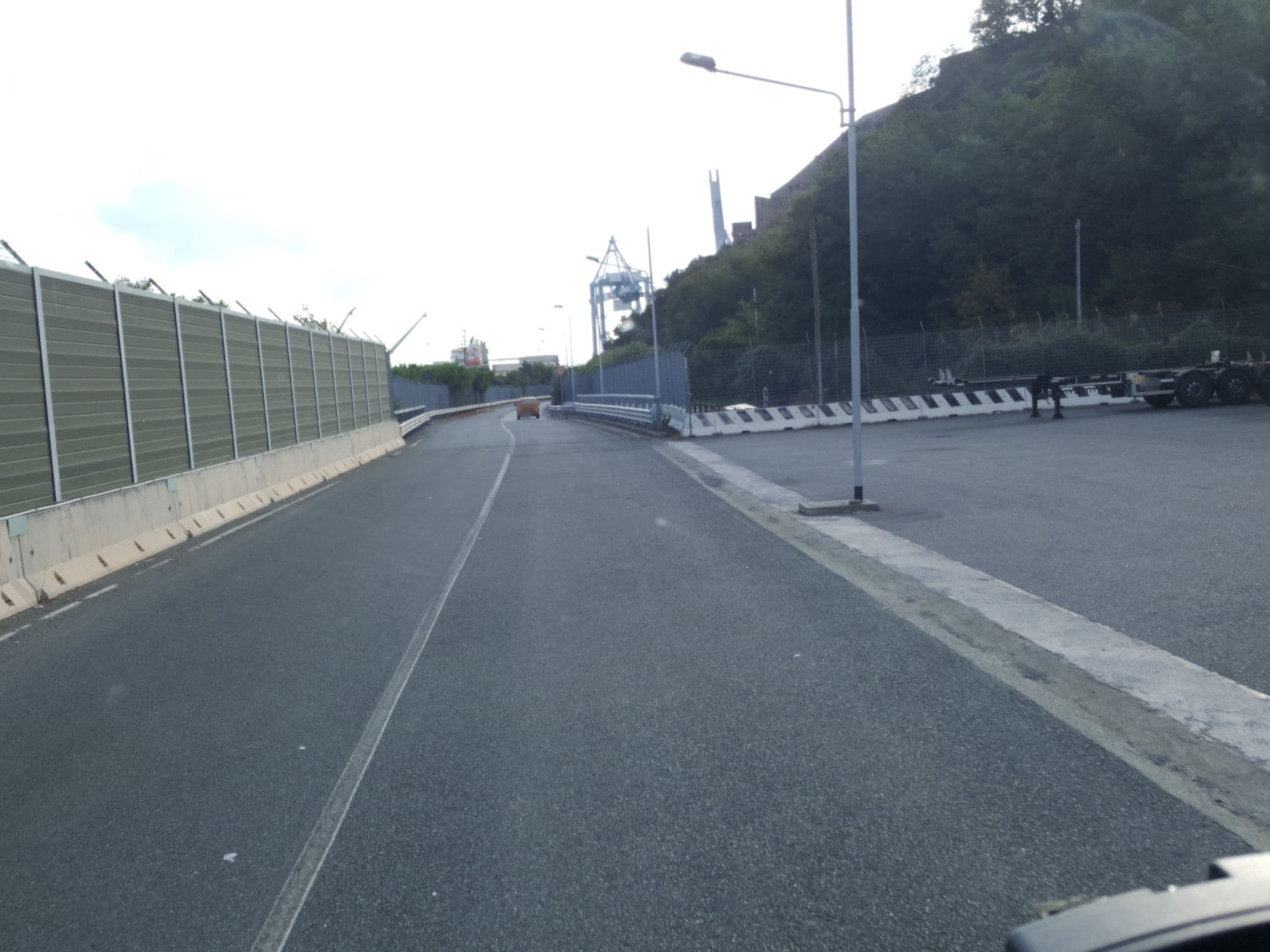 Street view near Hotel Sea Art, Vado Ligure — © klimakas (CC BY-SA · Mapillary)