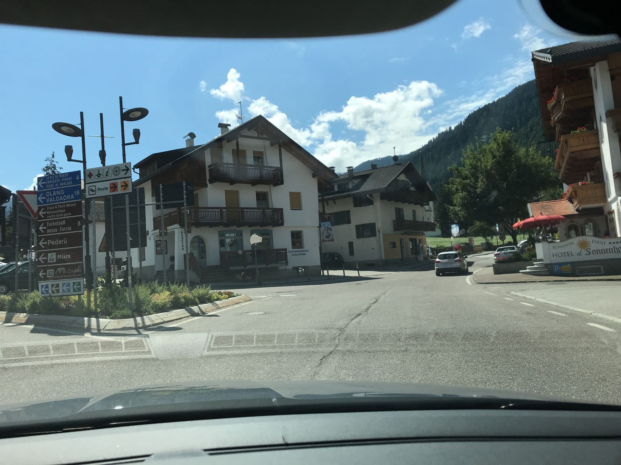 Street view near Hotel Al Sole - Sonnenhof, La Valle - Wengen — © atze777 (CC BY-SA · Mapillary)