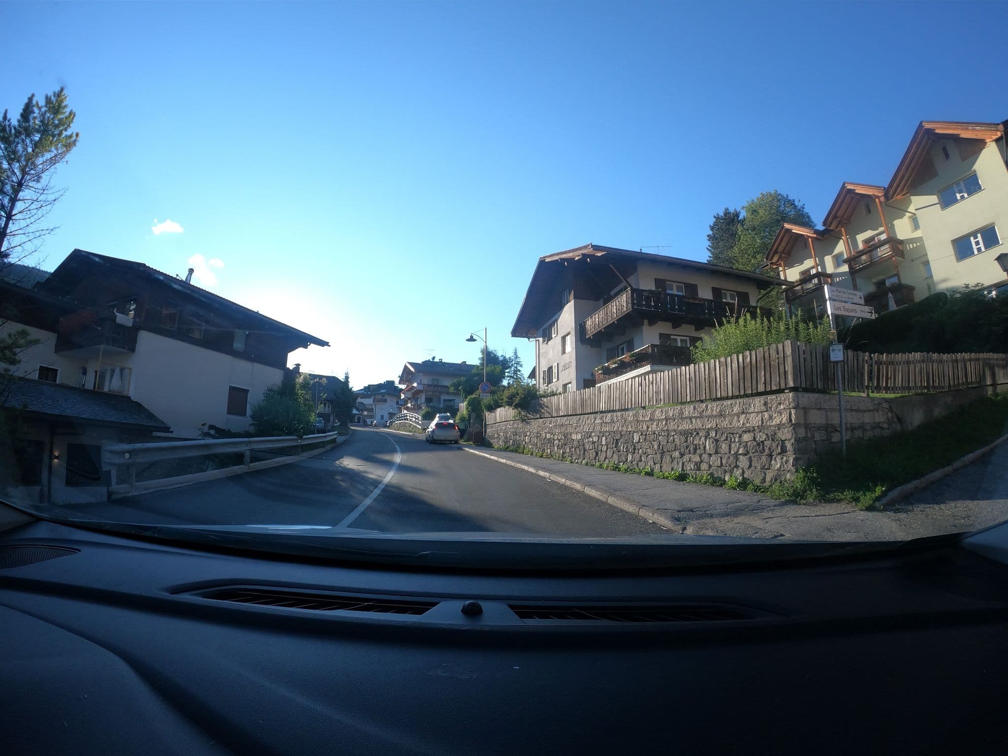 Street view near Ciasa Tomá, La Valle - Wengen
