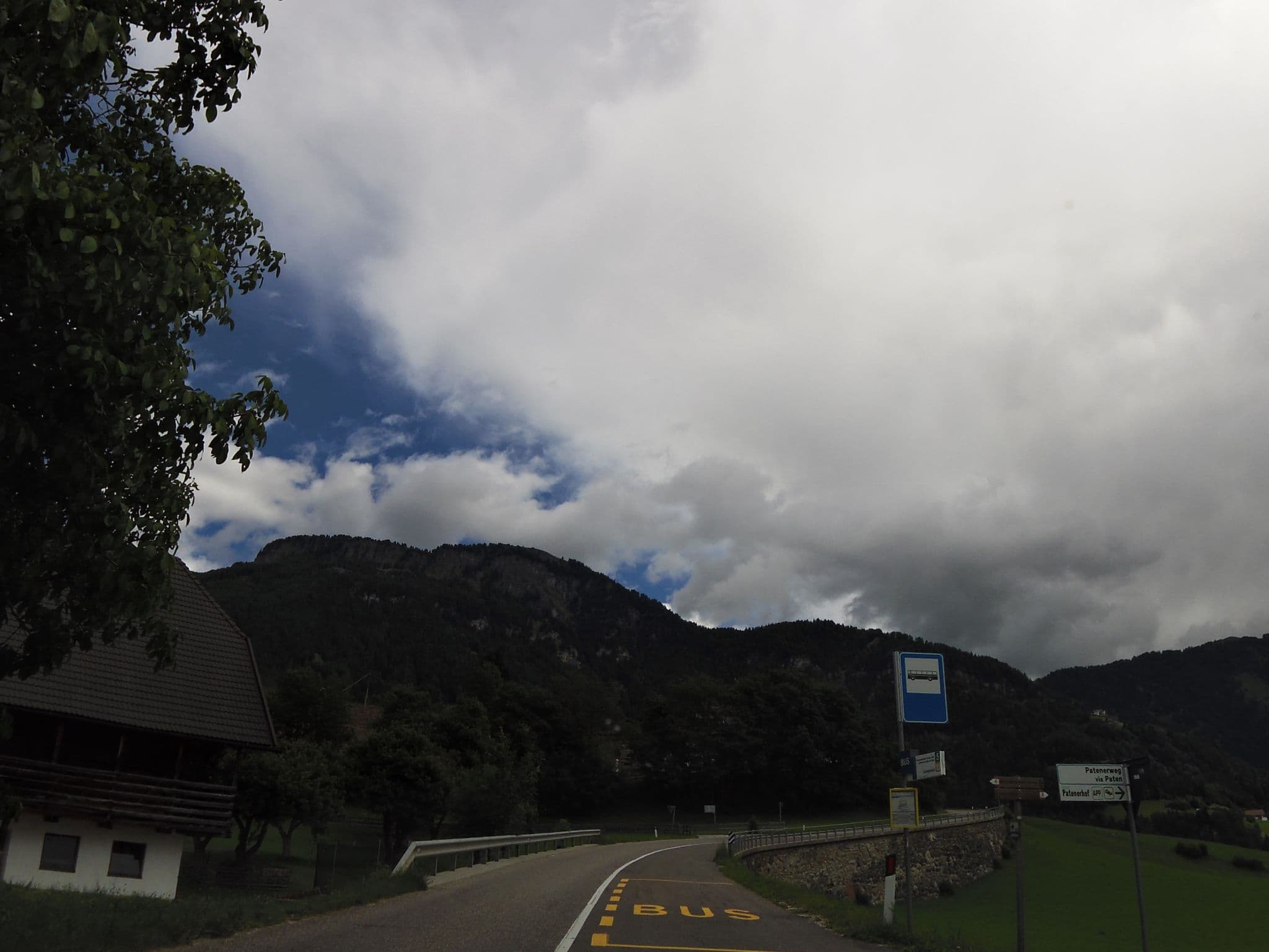Street view near Tschafernaghof, Siusi