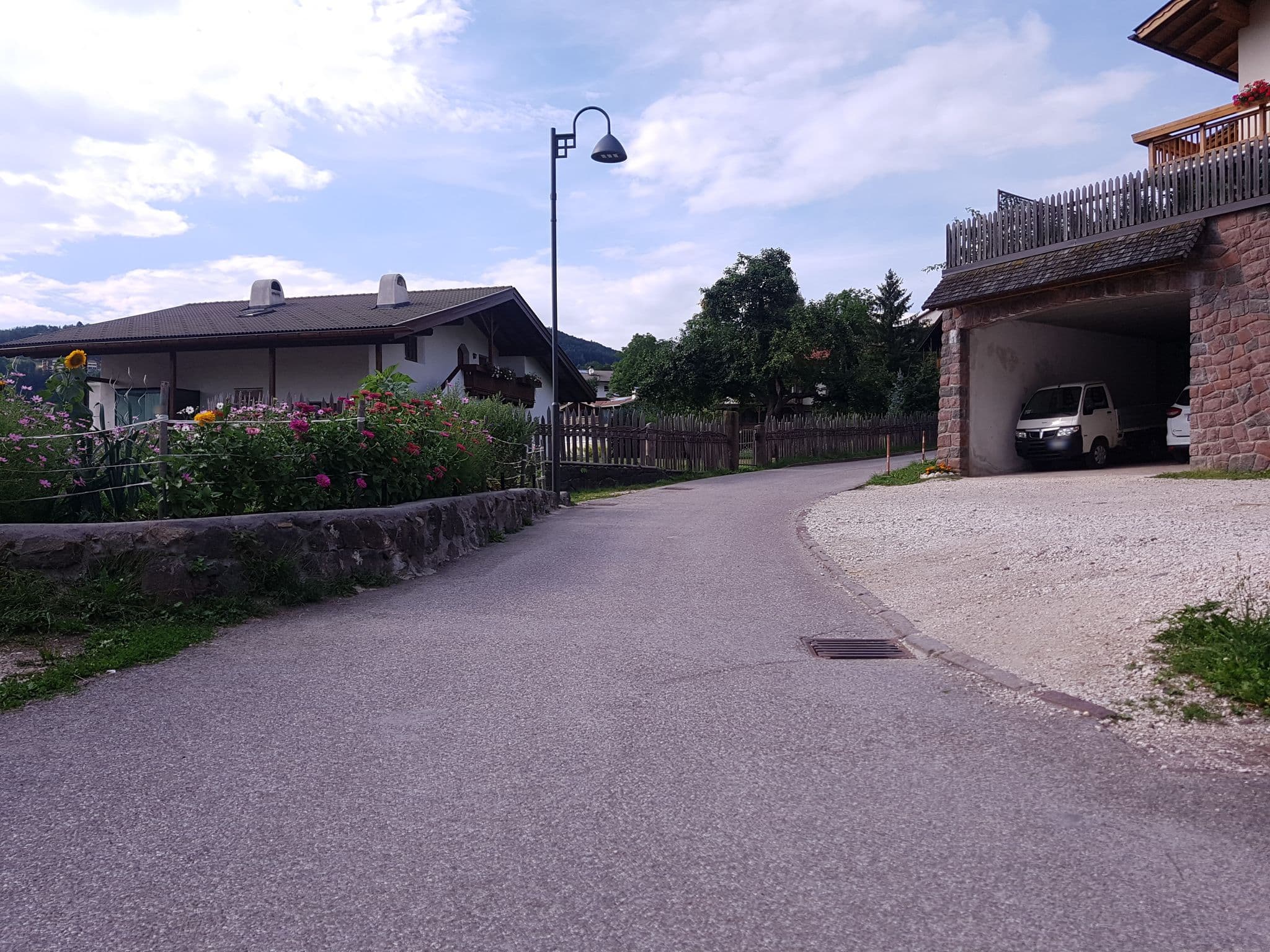 Street view near Durnmüllerhof, Siusi