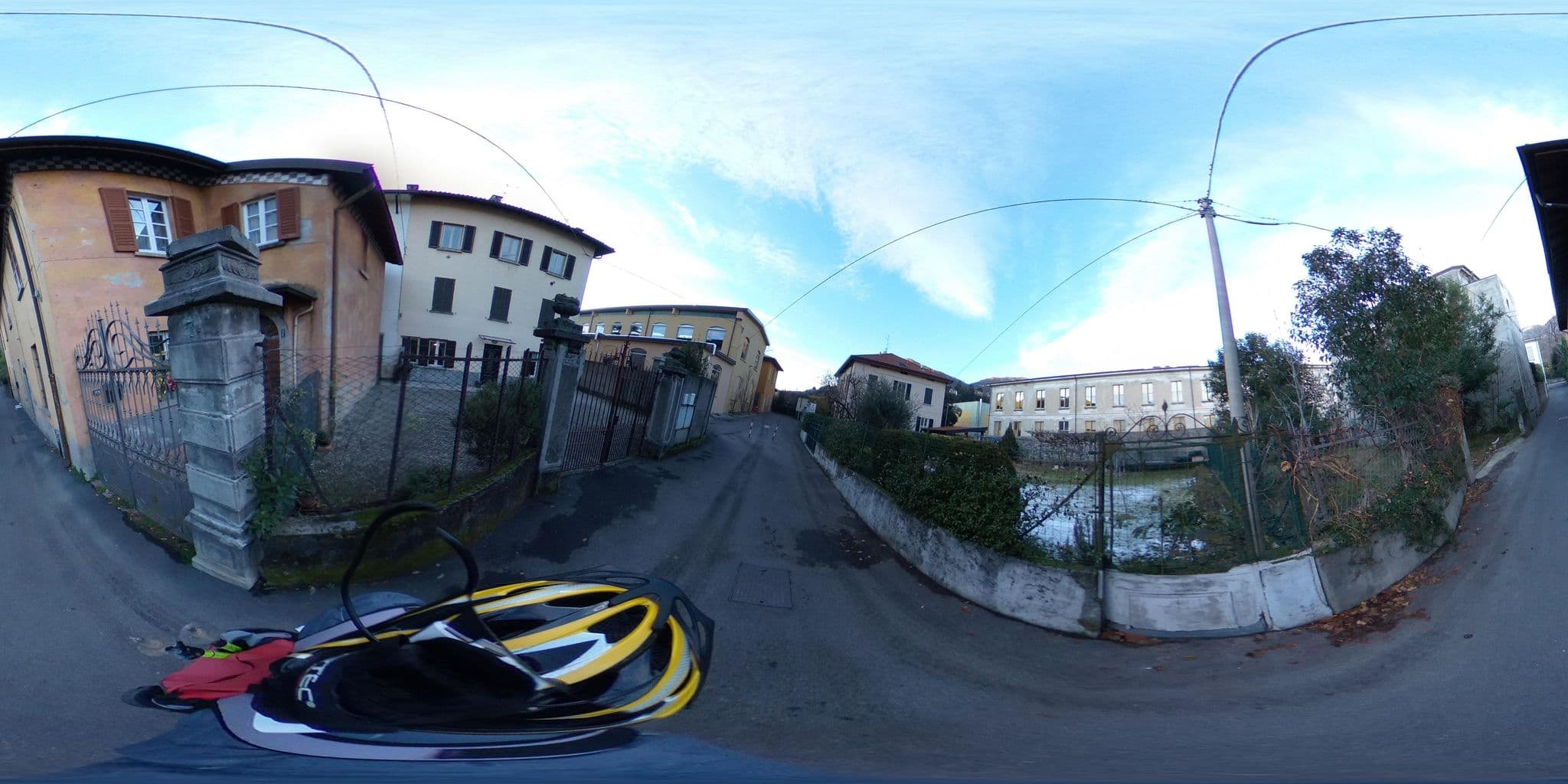 Street view near Le Rose, Cernobbio — © kaitu (CC BY-SA · Mapillary)