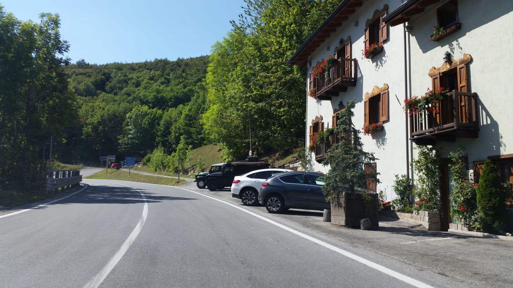 Street view near Chalet Bragard, Limone Piemonte — © it_s_so_funny (CC BY-SA · Mapillary)