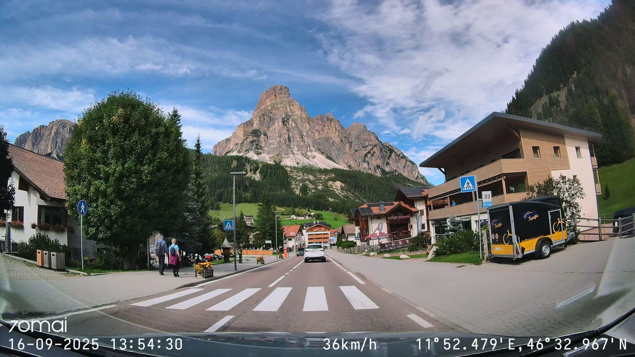 Street view near Monti Pallidi, Selva