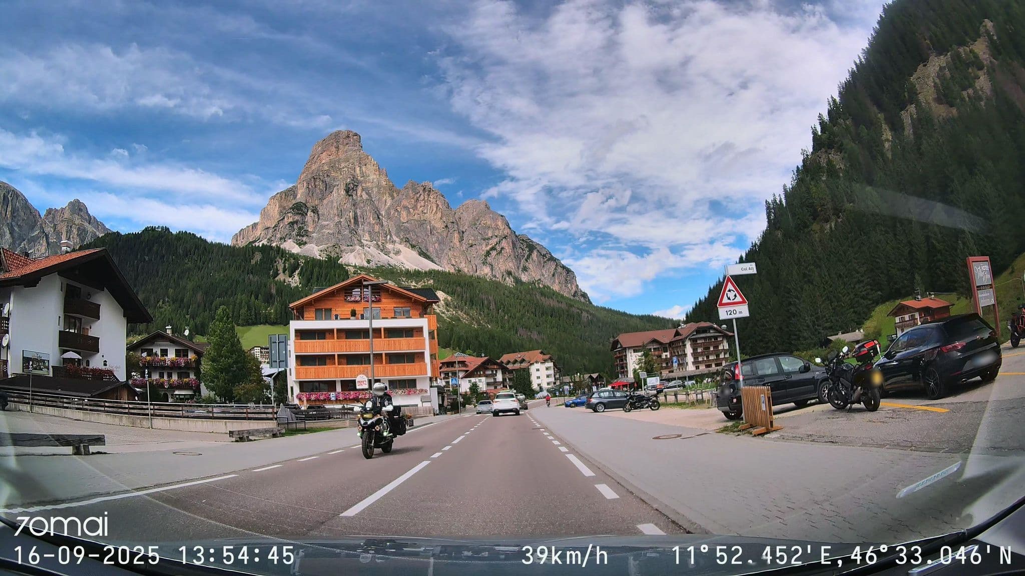Street view near Villa Eden, Selva