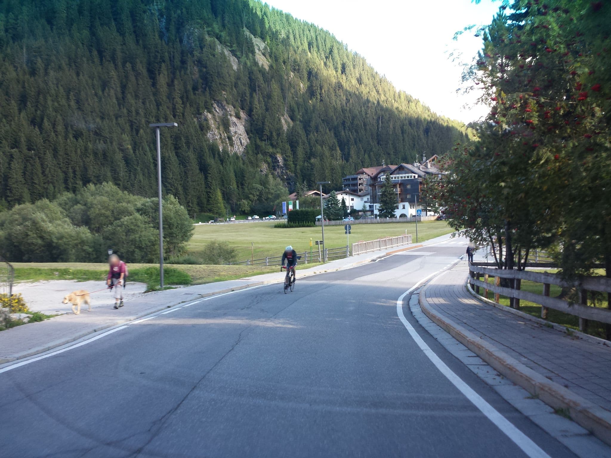 Street view near Garni Bracun, Selva
