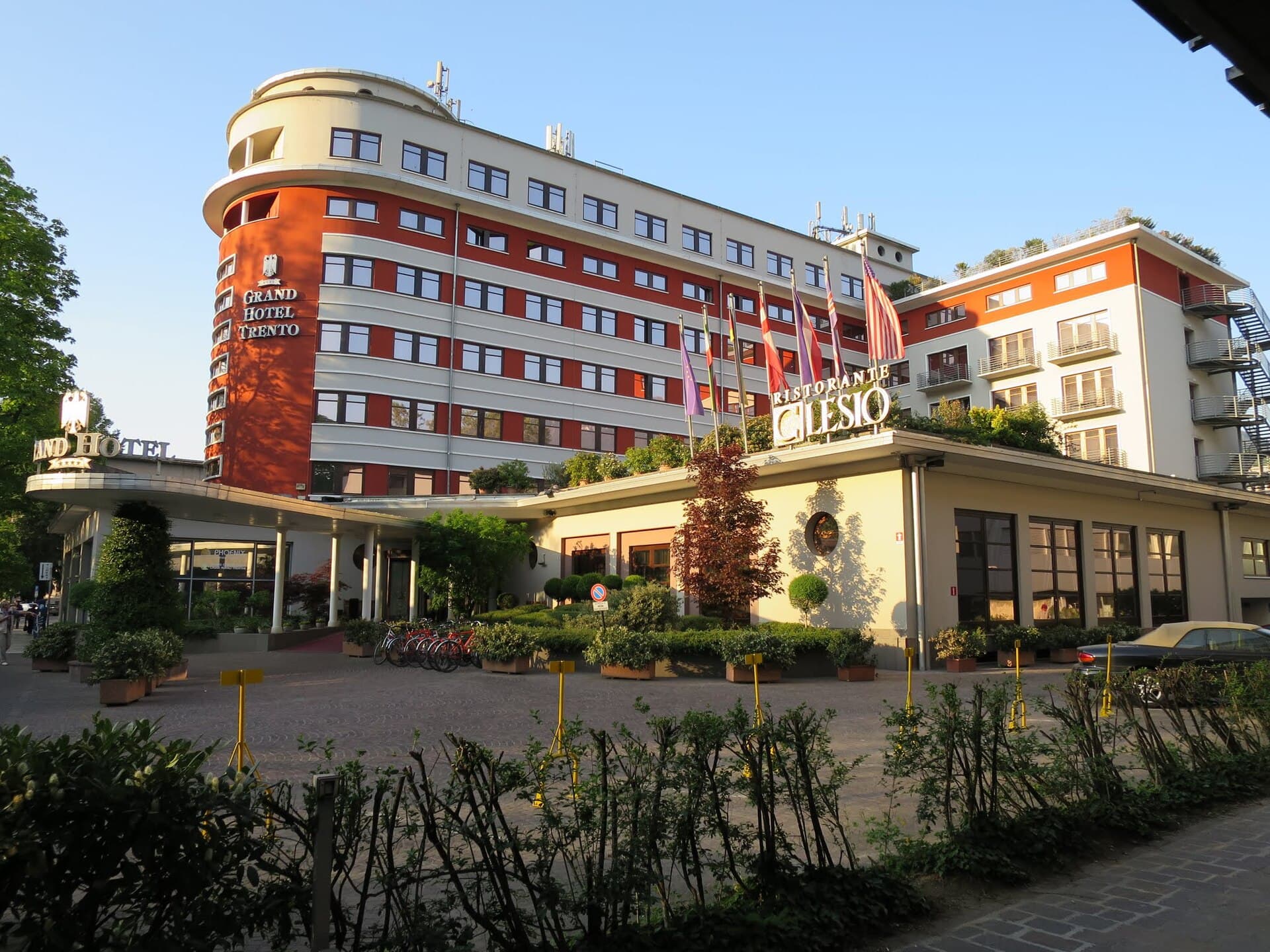 Grand Hotel Trento (via Wikimedia Commons, CC BY-SA 3.0)
