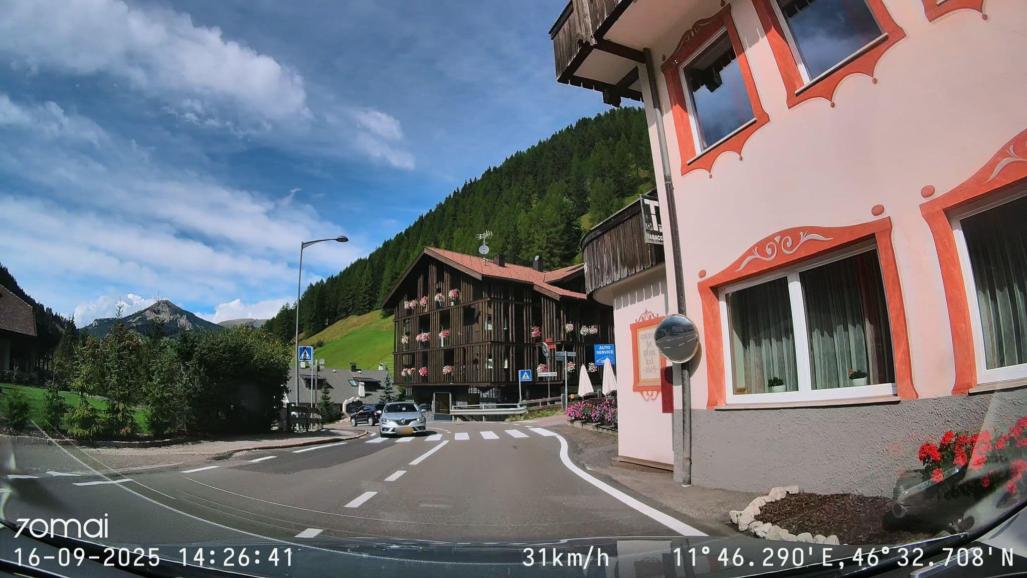 Street view near Chalet Miriam, Selva