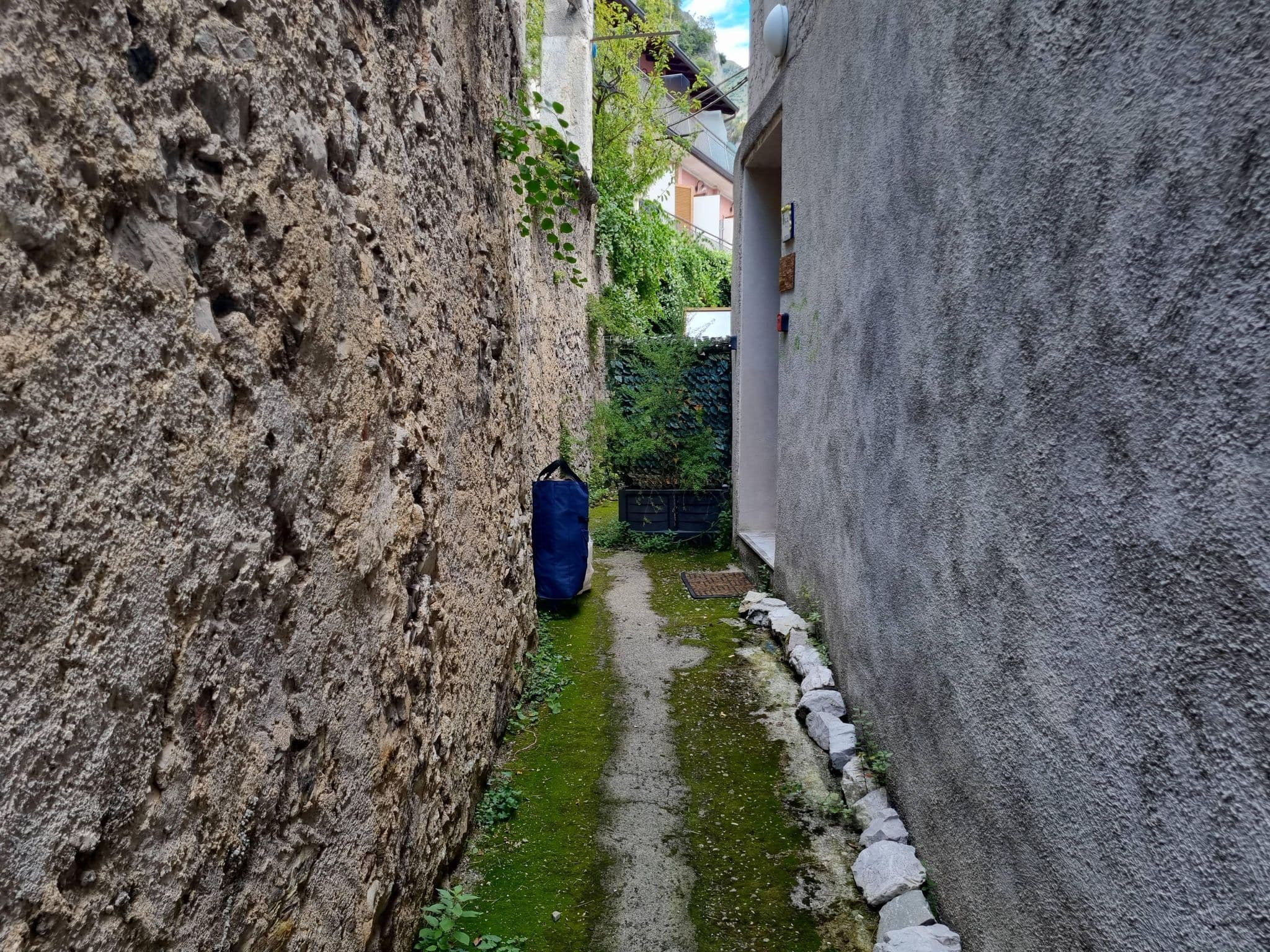 Street view near Castello, Limone sul Garda — © dsmm (CC BY-SA · Mapillary)