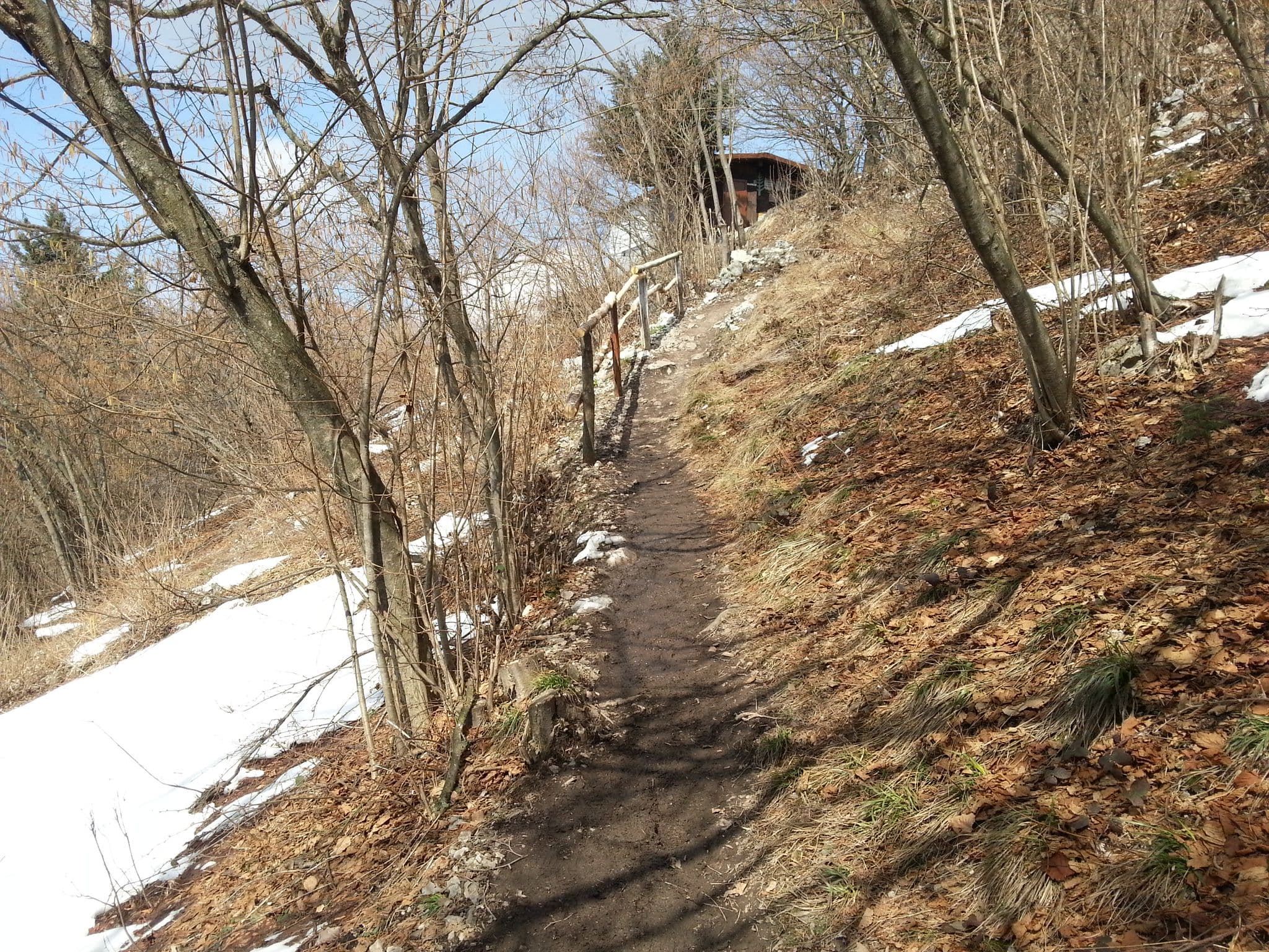 Street view near Rifugio Militare del Forte di Orino, Cuvio — © kaitu (CC BY-SA · Mapillary)
