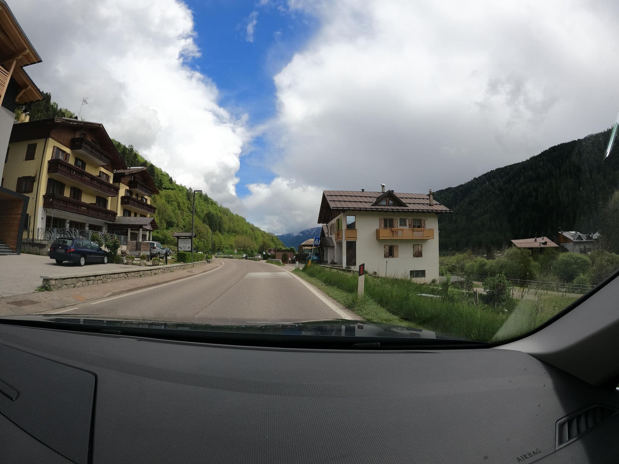 Street view near Hotel Pezzotti, Fraviano — © borovac (CC BY-SA · Mapillary)