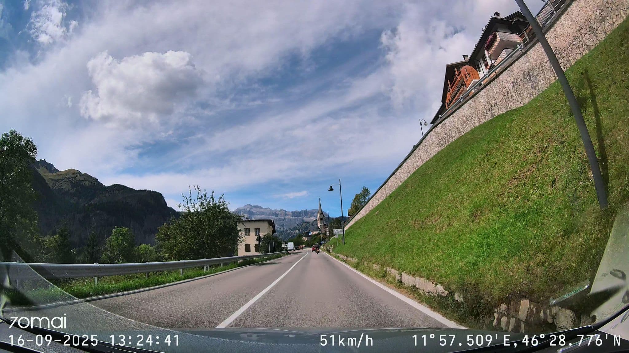 Street view near Cesa Padon, Livinallongo del Col di Lana