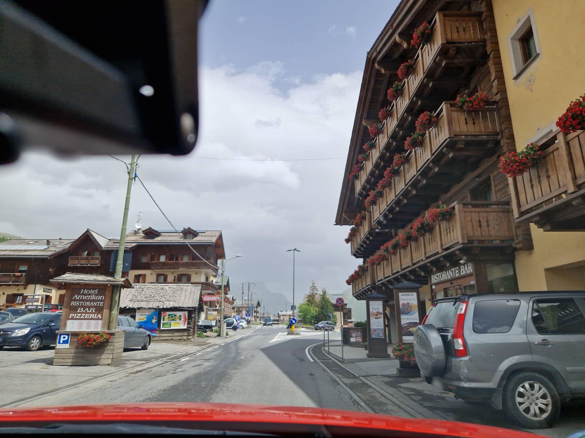 Street view near Amerikan, Livigno