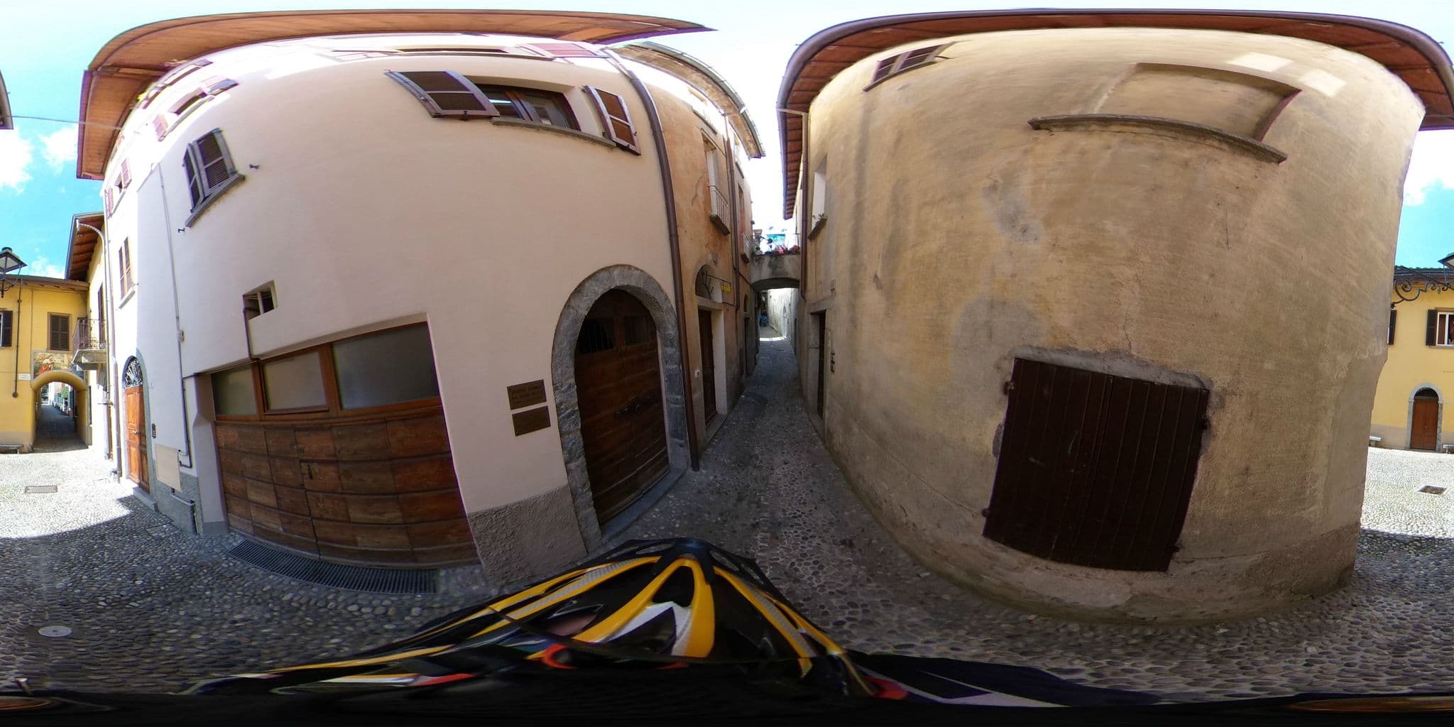 Street view near Trattoria del Grifo, Lenno — © kaitu (CC BY-SA · Mapillary)