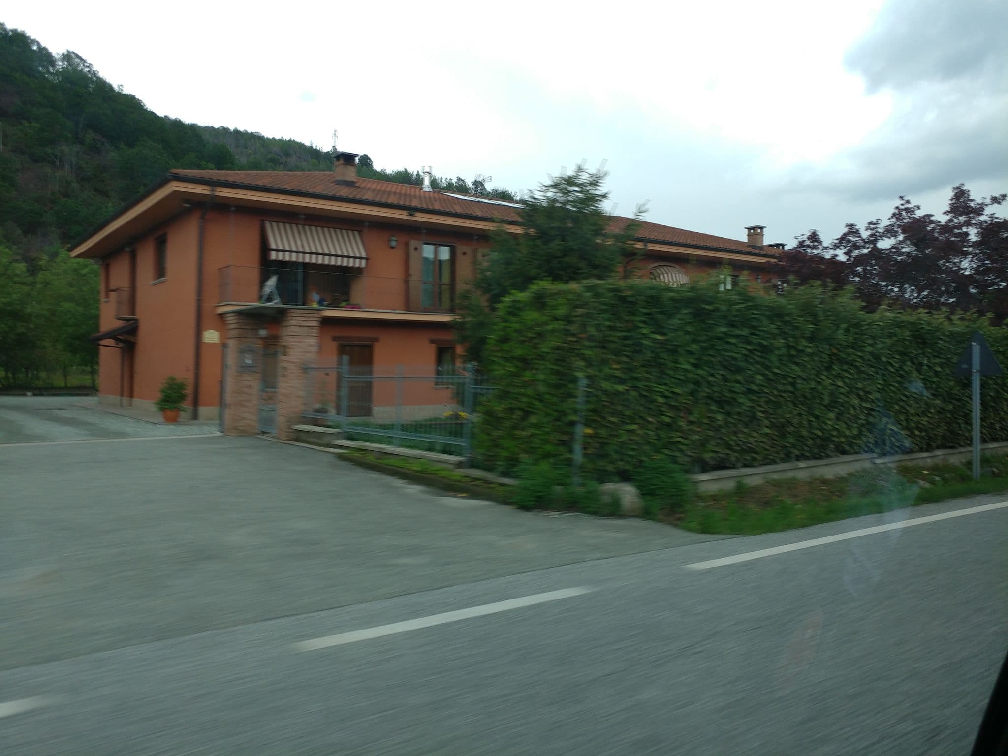 Street view near Agritourismo la Virginia, Revello — © tror (CC BY-SA · Mapillary)