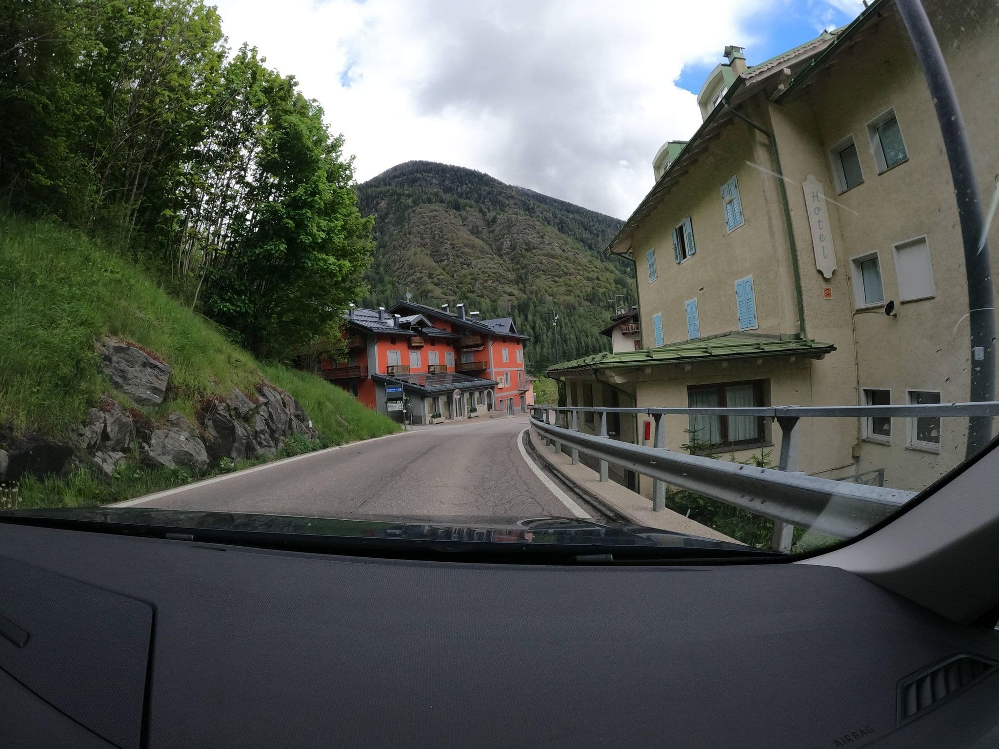 Street view near Pangrazzi, Fraviano — © borovac (CC BY-SA · Mapillary)