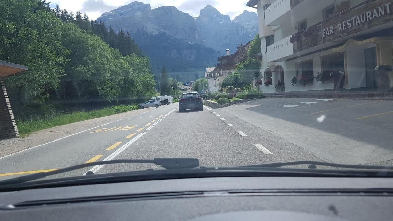 Street view near Hotel Bel Sit, Selva