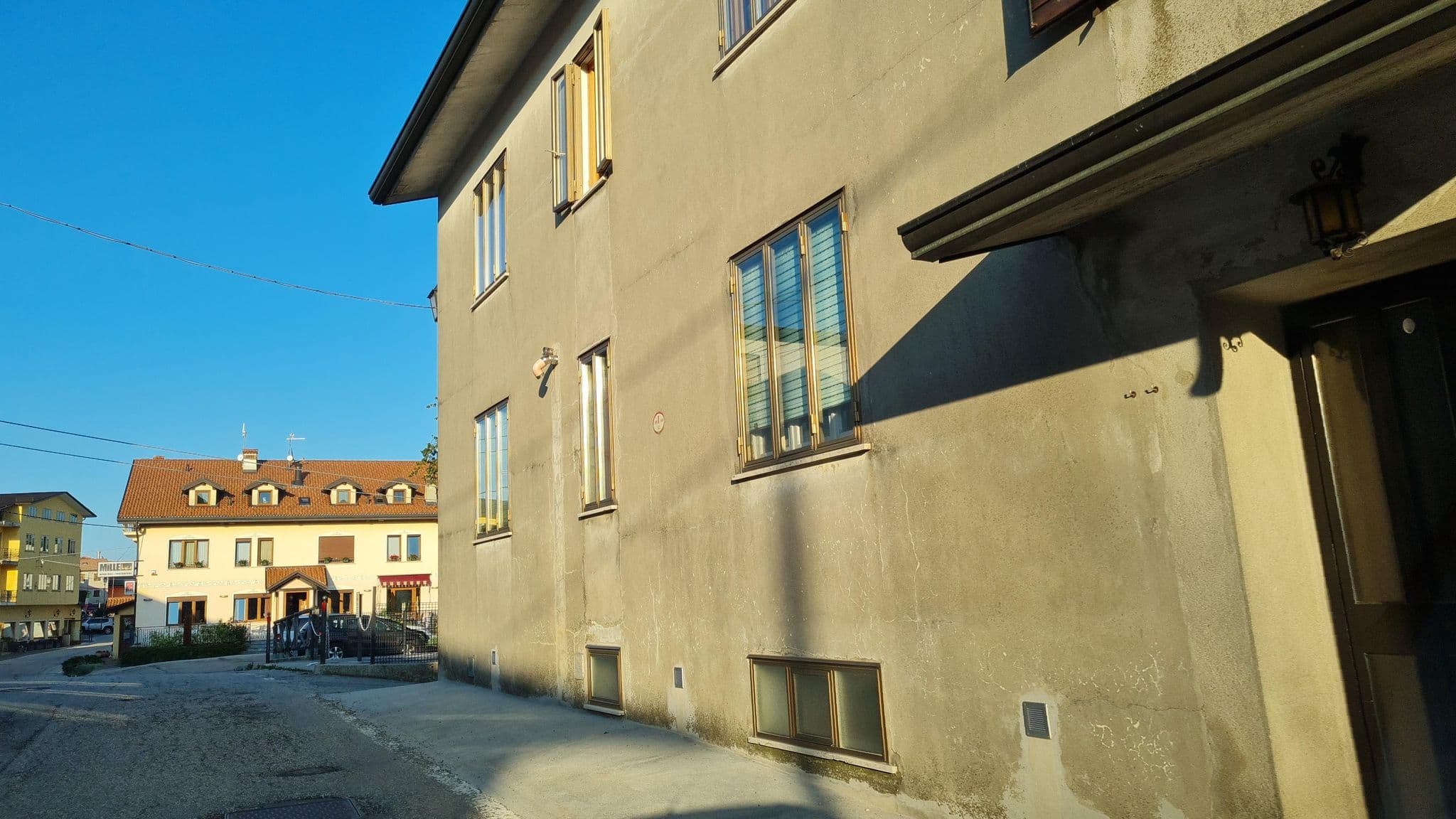 Street view near Base scout ex-elementari Rubbio, Campese — © laniuscollurio (CC BY-SA · Mapillary)