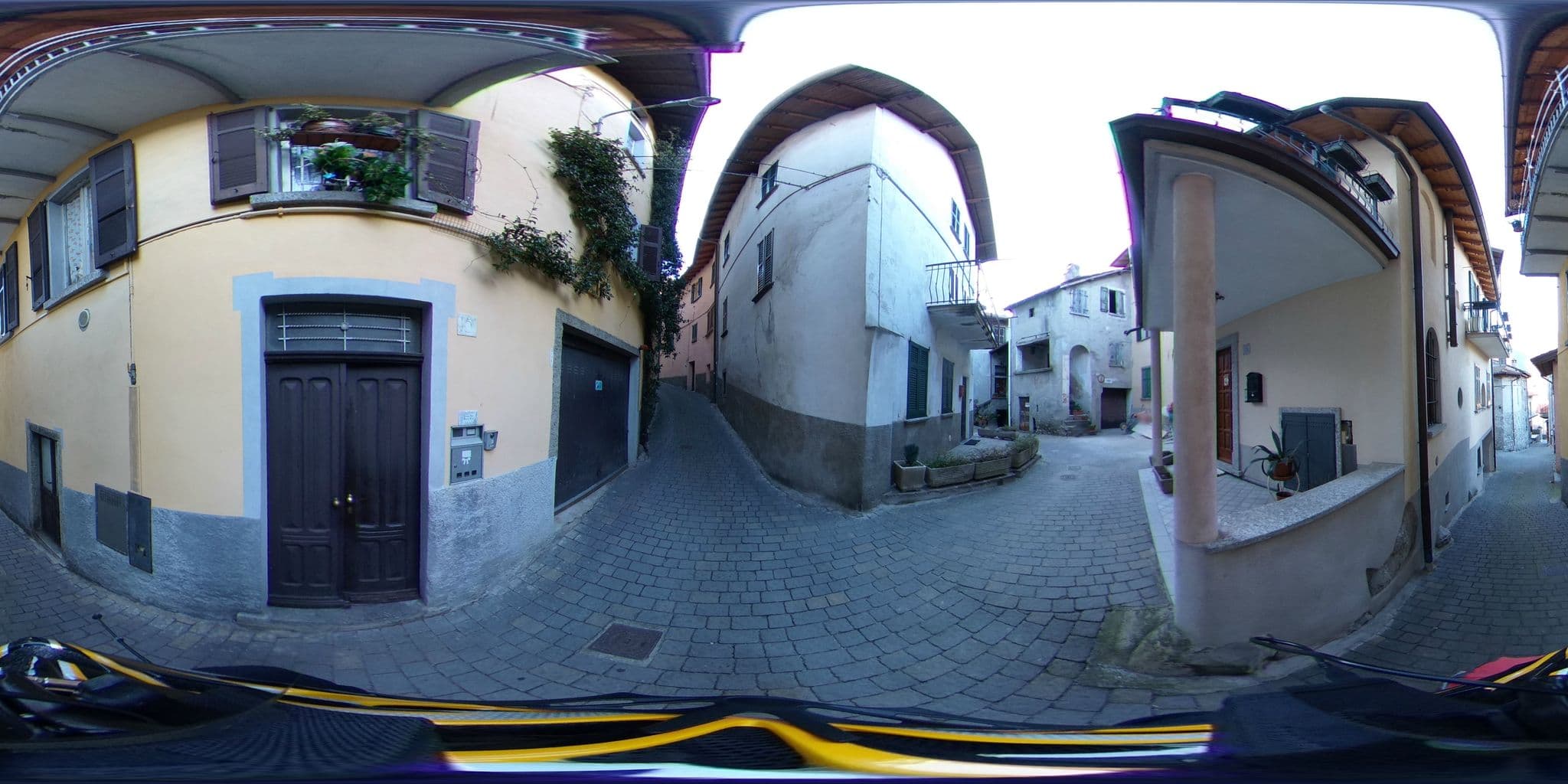 Street view near Cornelia's Mill, Nesso — © kaitu (CC BY-SA · Mapillary)