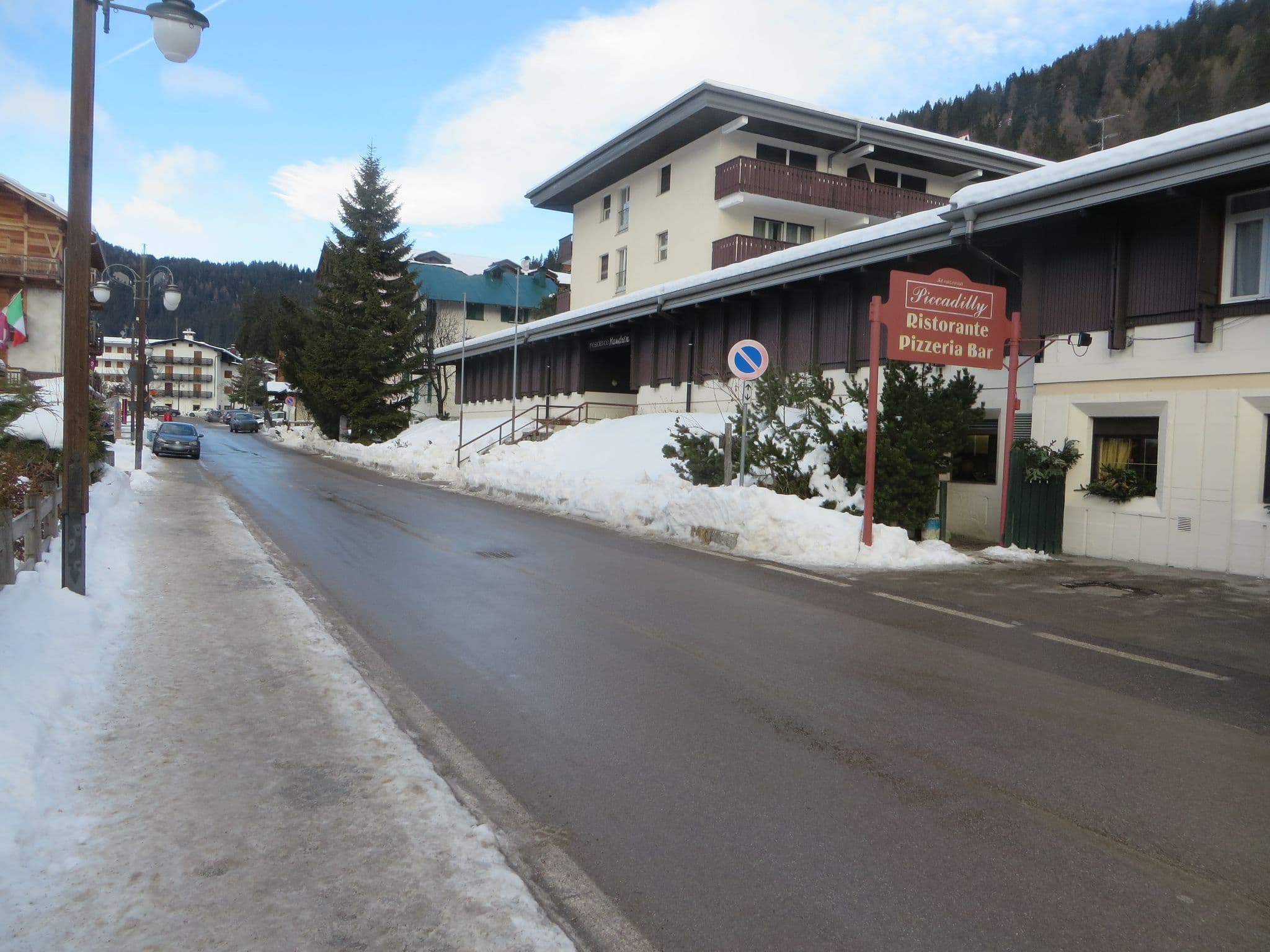 Street view near Condominio Mandron, Pinzolo