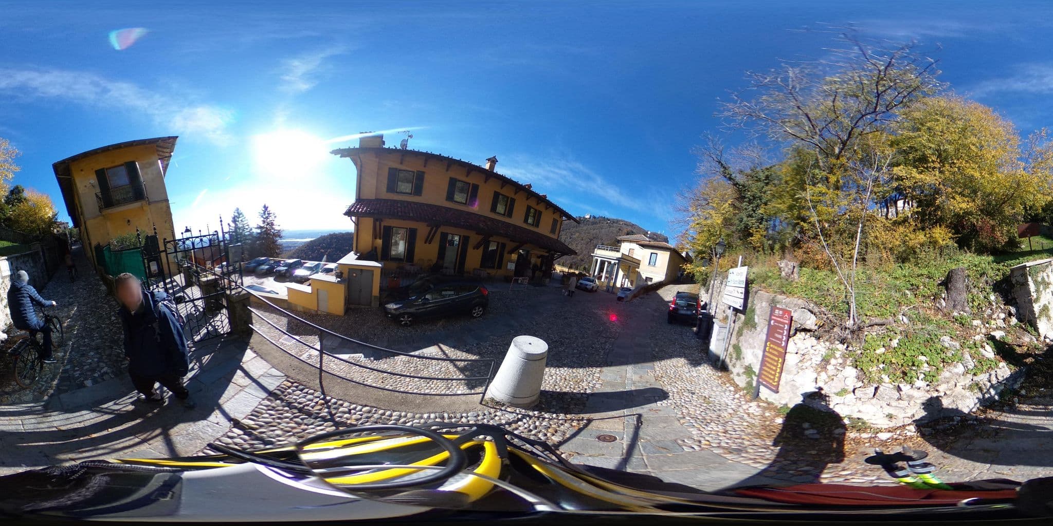 Street view near Hotel Colonne, Luvinate — © kaitu (CC BY-SA · Mapillary)