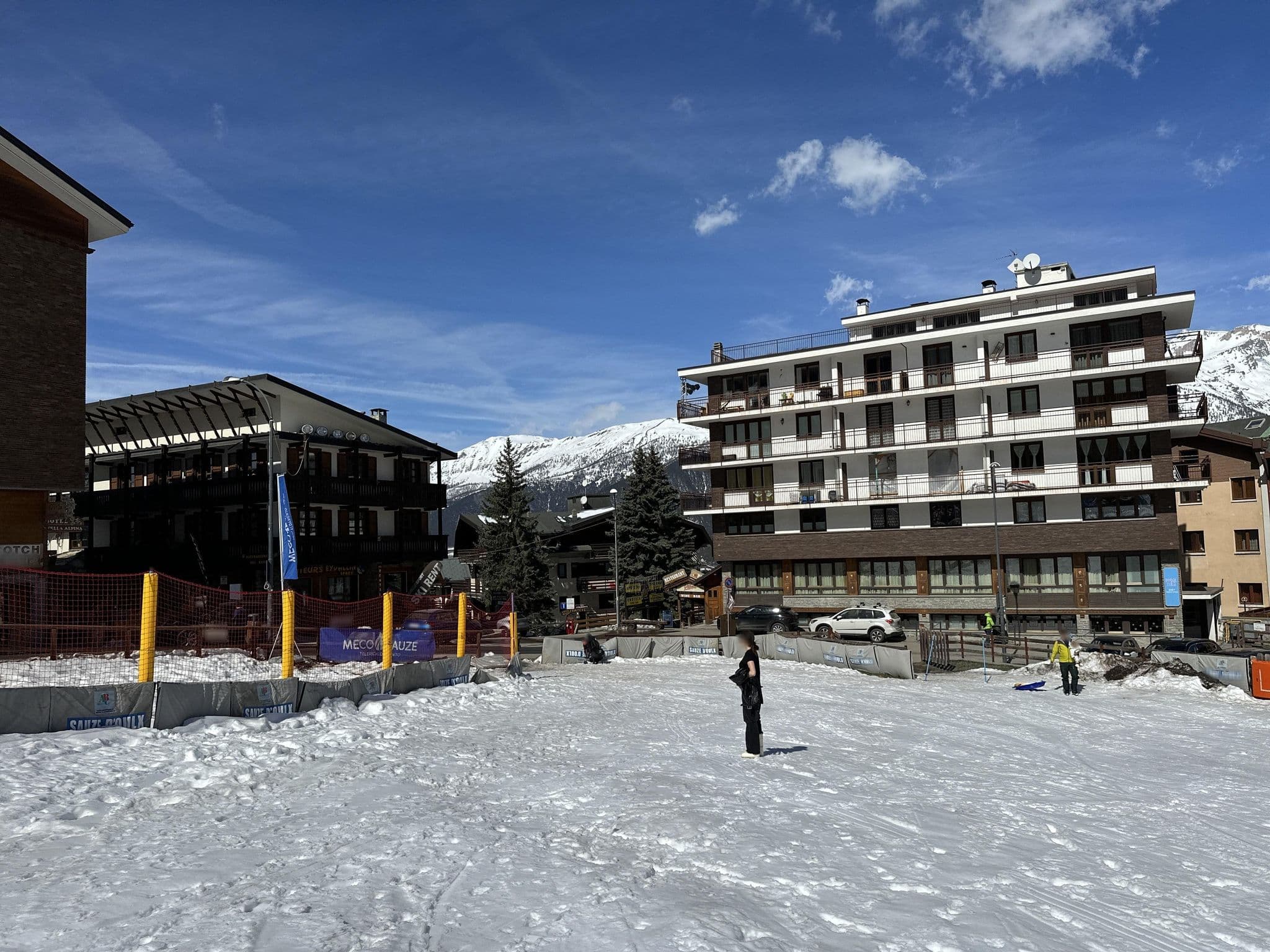 Street view near Hotel Stella Alpina, Sauze d'Oulx — © RSTQ (CC BY-SA · Mapillary)