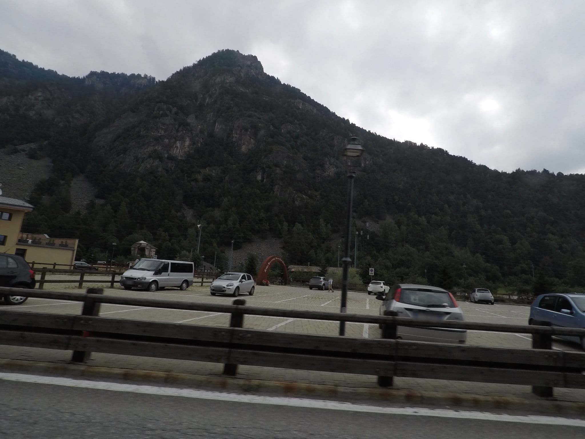 Street view near Area Attrezzata Camper a pagamento, Chatillon — © bcostacurta (CC BY-SA · Mapillary)