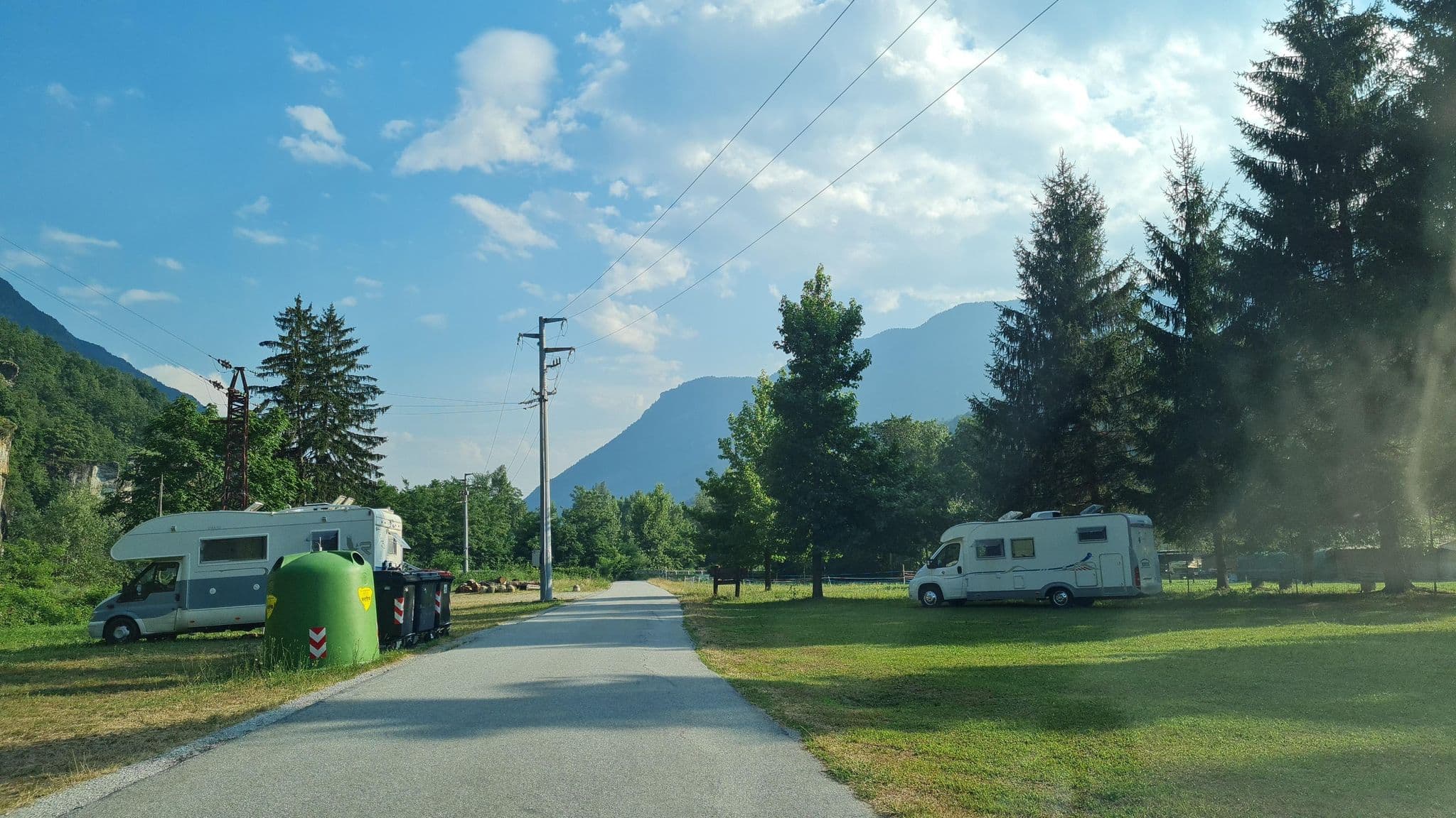 Street view near Parcheggio Camper Ristorante Campagna, Varzo — © laniuscollurio (CC BY-SA · Mapillary)
