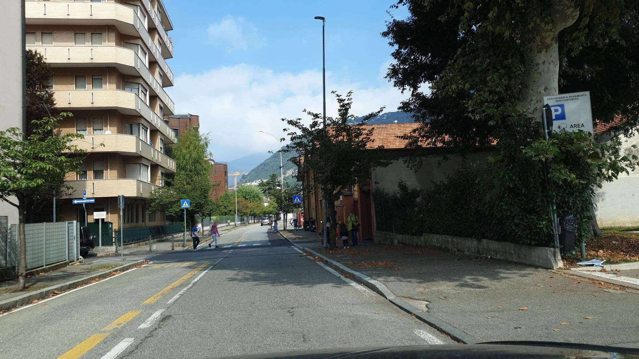 Street view near Parcheggio Ippocastano, Como — © jopparn (CC BY-SA · Mapillary)